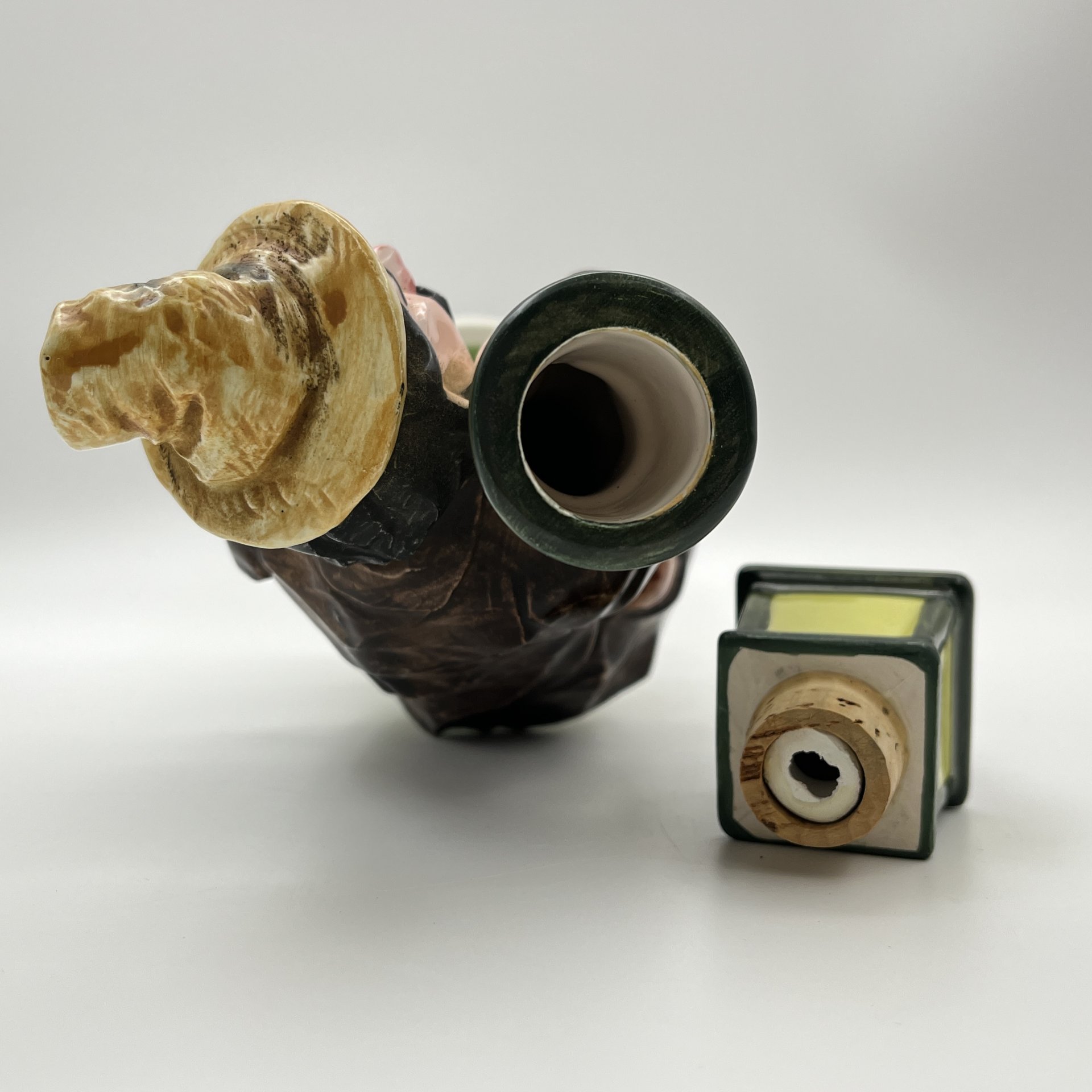 Штоф "Пьяница у фонаря", фаянс, роспись, Азия, 2000-2010 гг.