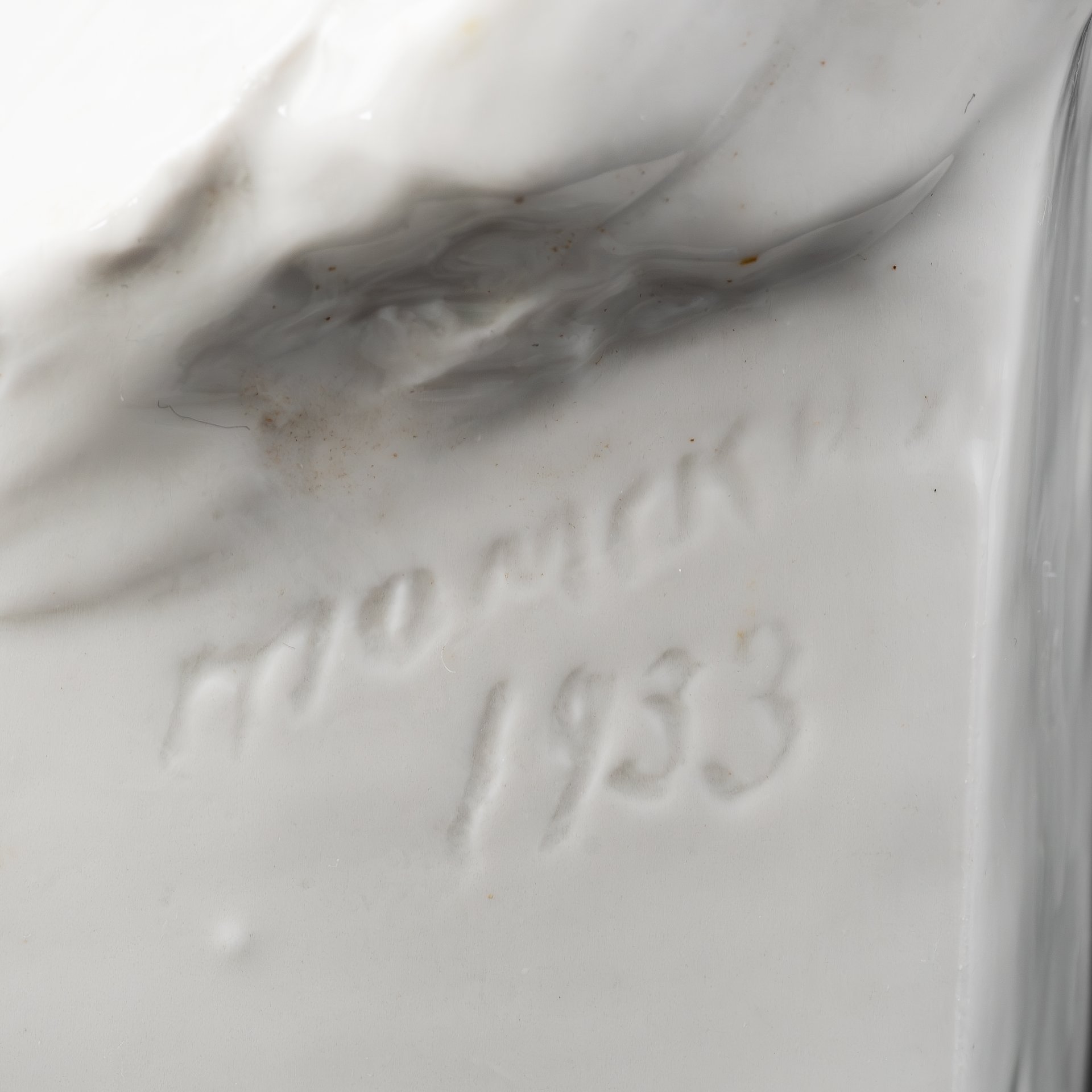 Бюст настольный «Владимир Ильич Ленин», скульптор Н.В. Томский, фарфор, глазурь, Ленинградский фарфоровый завод (ЛФЗ), СССР, 1933-1940 гг.