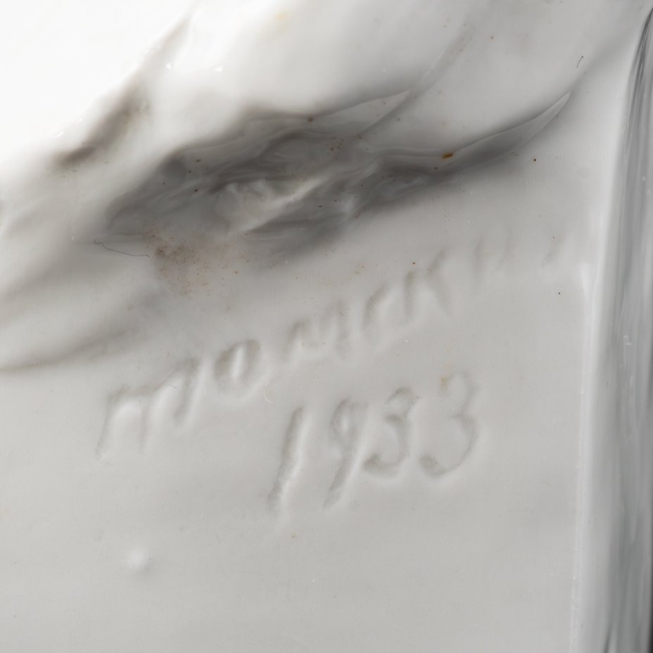 Бюст настольный «Владимир Ильич Ленин», скульптор Н.В. Томский