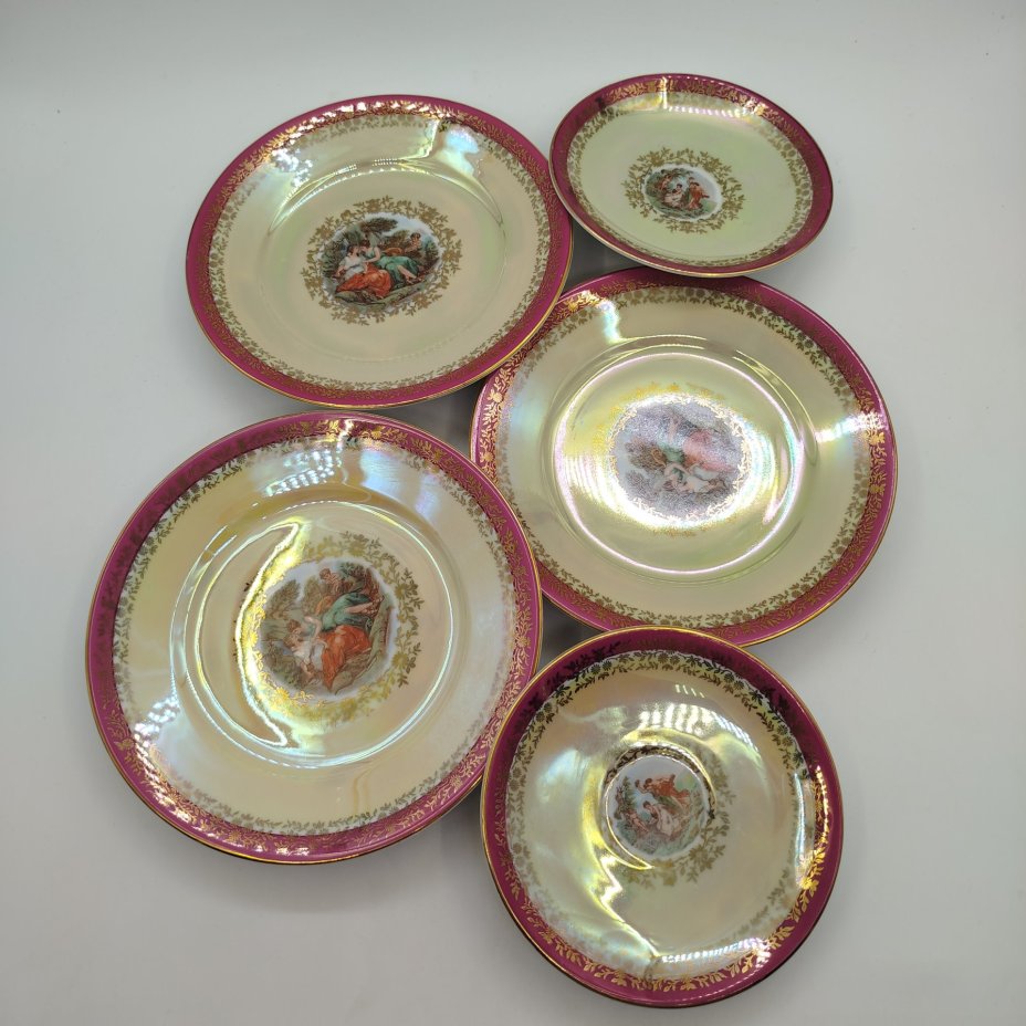 Набор из 3 десертных тарелок и 2 блюдец сервиза "Мадонна", фарфор, крытье, золочение, люстр, деколь, Fortuna Eisenberg, ГДР, 1960-1973 гг.