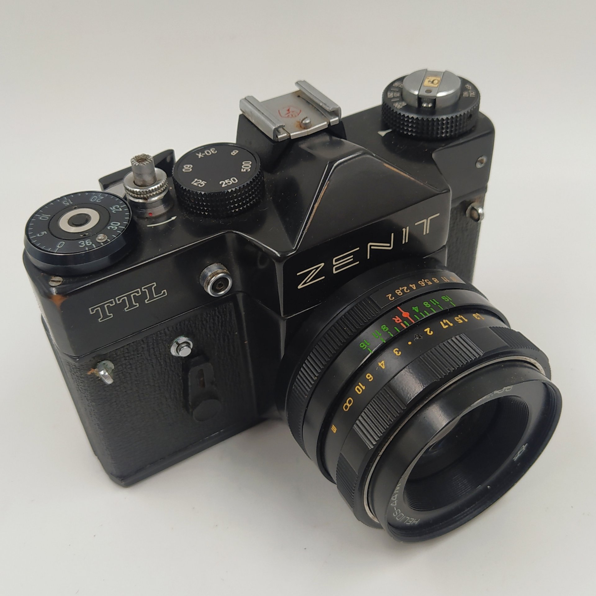 Фотоаппарат плёночный "Зенит-TTL" c объективом "Гелиос-44М" в оригинальном кофре, Красногорский механический завод (КМЗ)