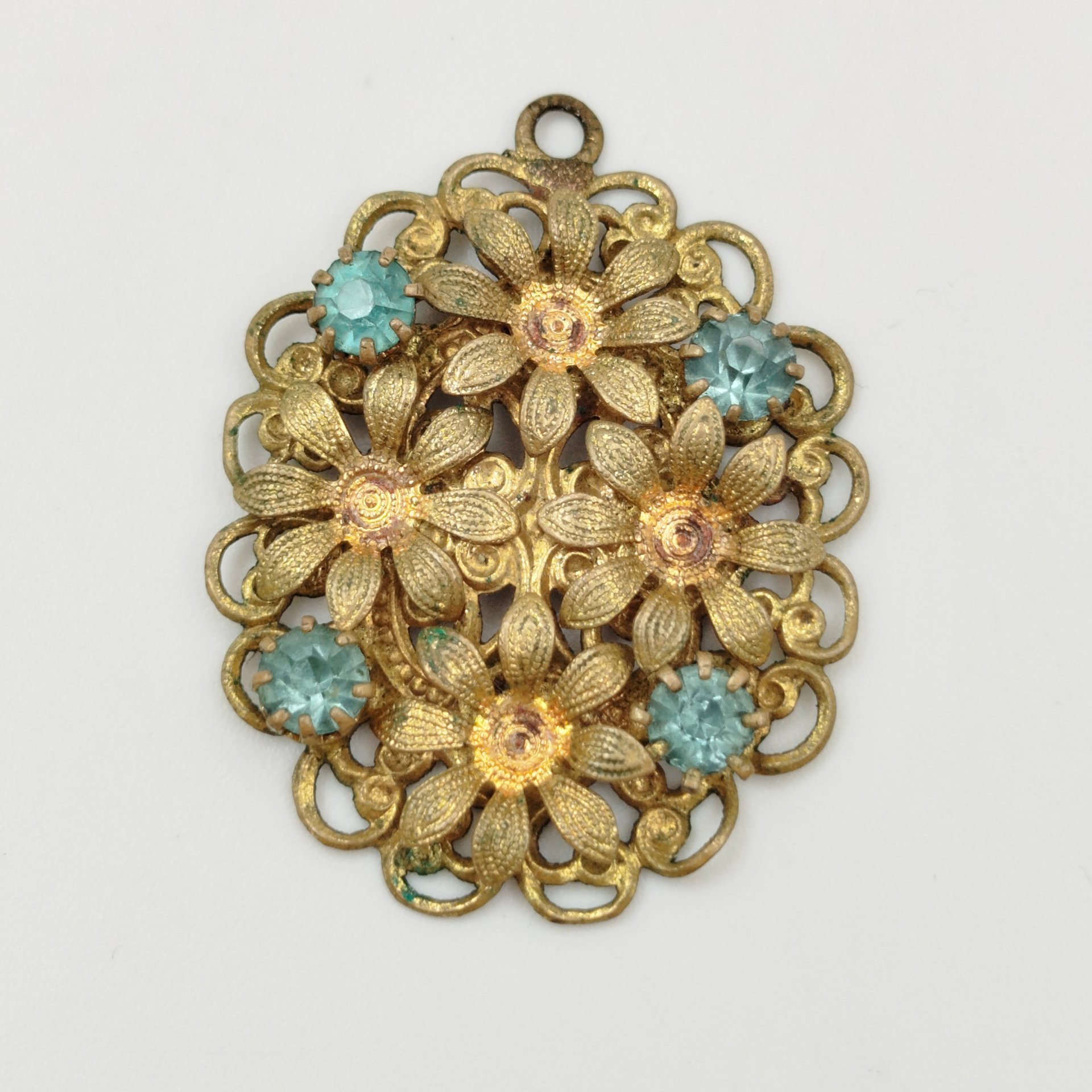 Подвеска в стиле ретро в виде цветов золотистого оттенка с голубыми вставками