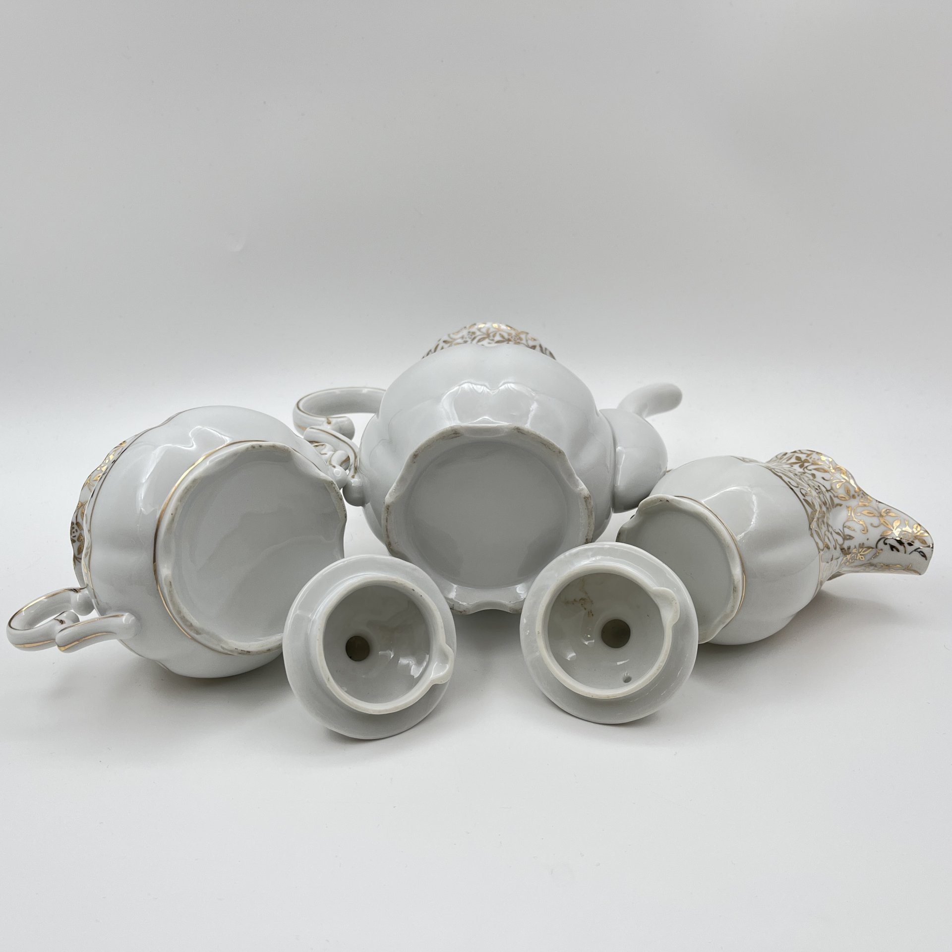 Кофейный сервиз с цветочным декором на 5 персон (14 предметов), фарфор, золочение, Европа, 1960-1980 гг.