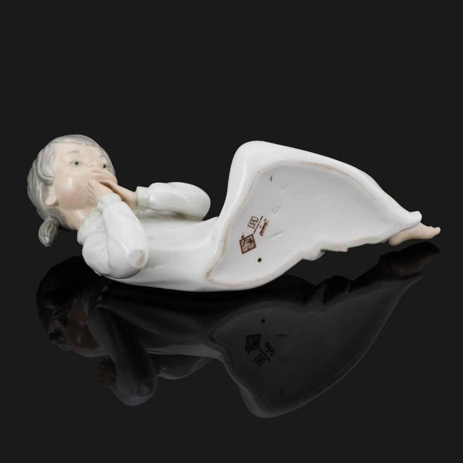 Статуэтка "Молитва" ("Девочка молится перед сном"), фарфор, роспись, NAO Porcelain, Испания, 1982-1996 гг.