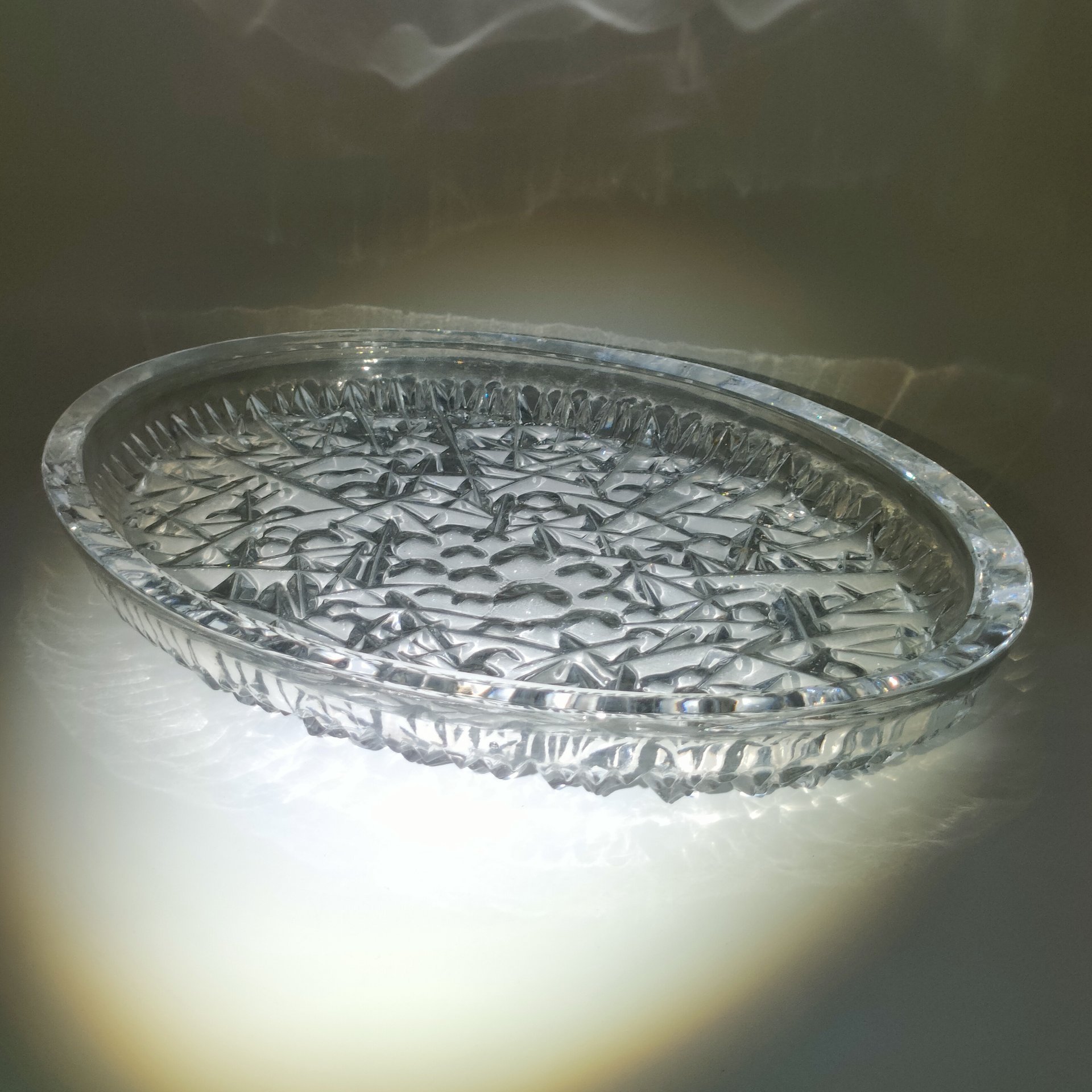 Блюдо сервировочное овальной формы "Космос", автор Л.Д. Смирнова, хрусталь, пресс, Ленинградский завод художественного стекла (ЛЗХС), СССР, 1960-1980 гг.