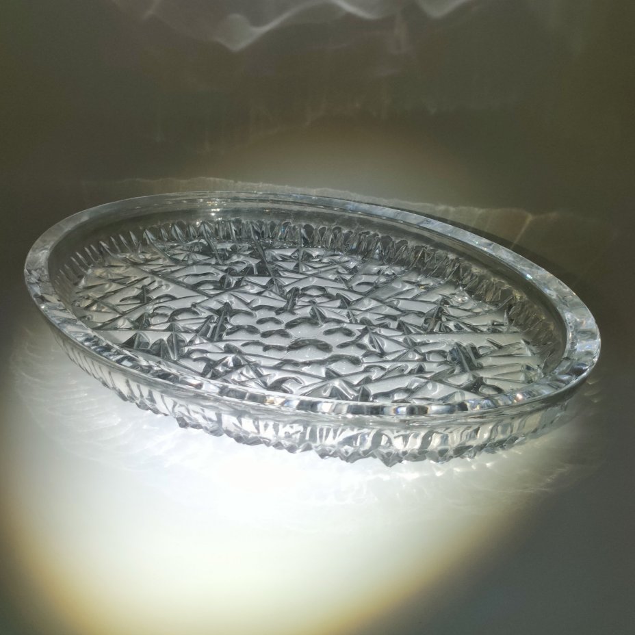 Блюдо сервировочное овальной формы "Космос", автор Л.Д. Смирнова, хрусталь, пресс, Ленинградский завод художественного стекла (ЛЗХС), СССР, 1960-1980 гг.