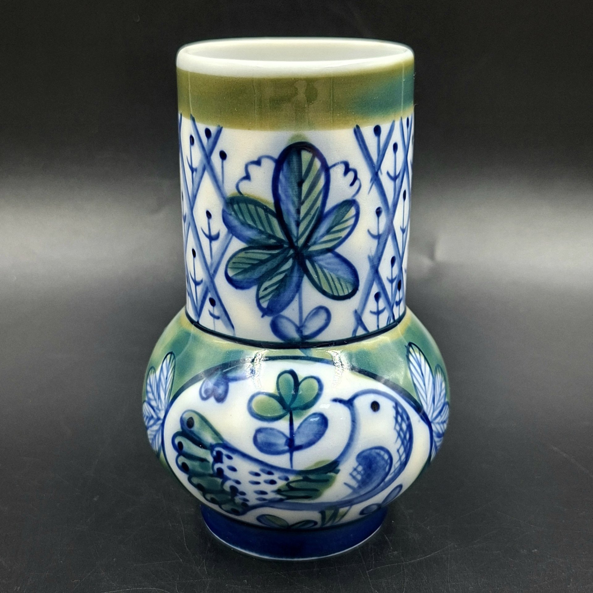 Вазочка "Птицы" в сине-зелёной гамме, автор Городецкий В.М., фарфор, роспись, Ленинградский фарфоровый завод (ЛФЗ), СССР, 1960-1970 гг.