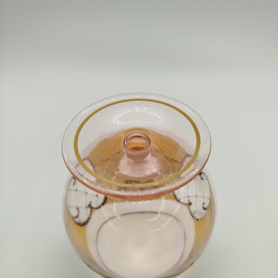 Бокал для коньяка розового оттенка с лепным цветочным декором, стекло, золочение, роспись, лепнина, Богемия, 1970-2000 гг.