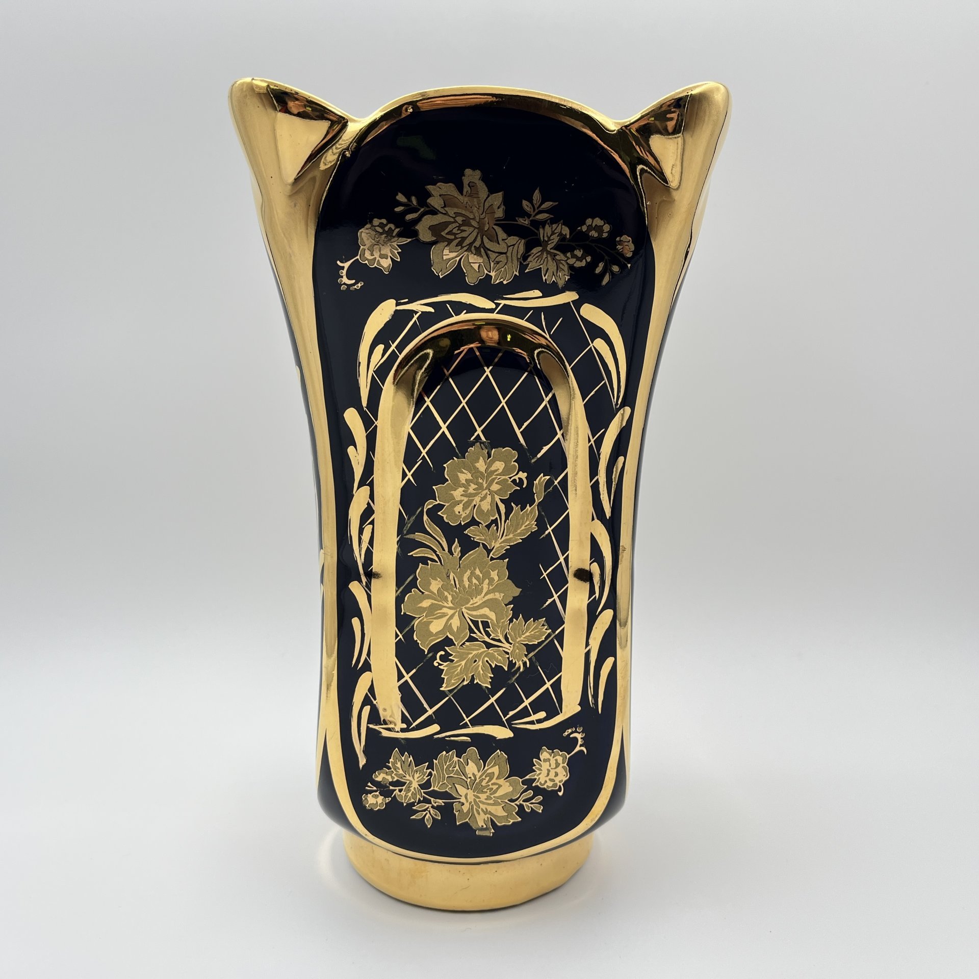 Ваза кобальтового цвета с золотистым флоральным декором, "Azim porselen"