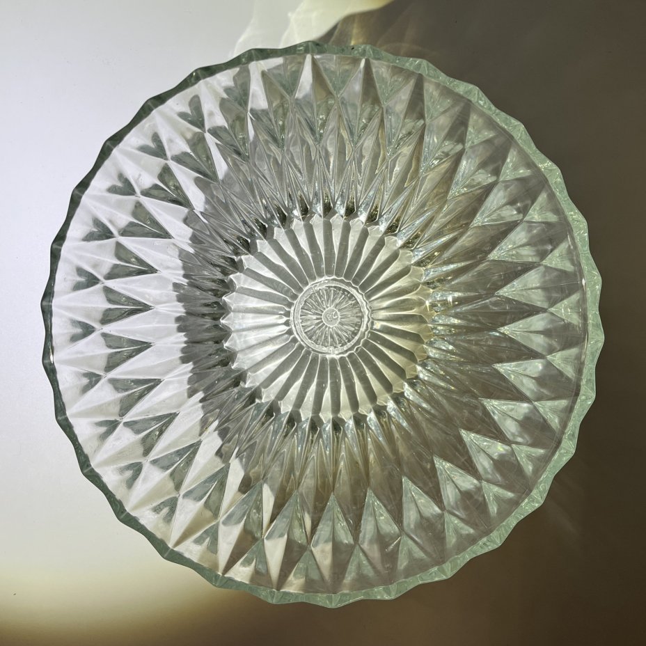 Салатник (фруктовница) с рельефным декором