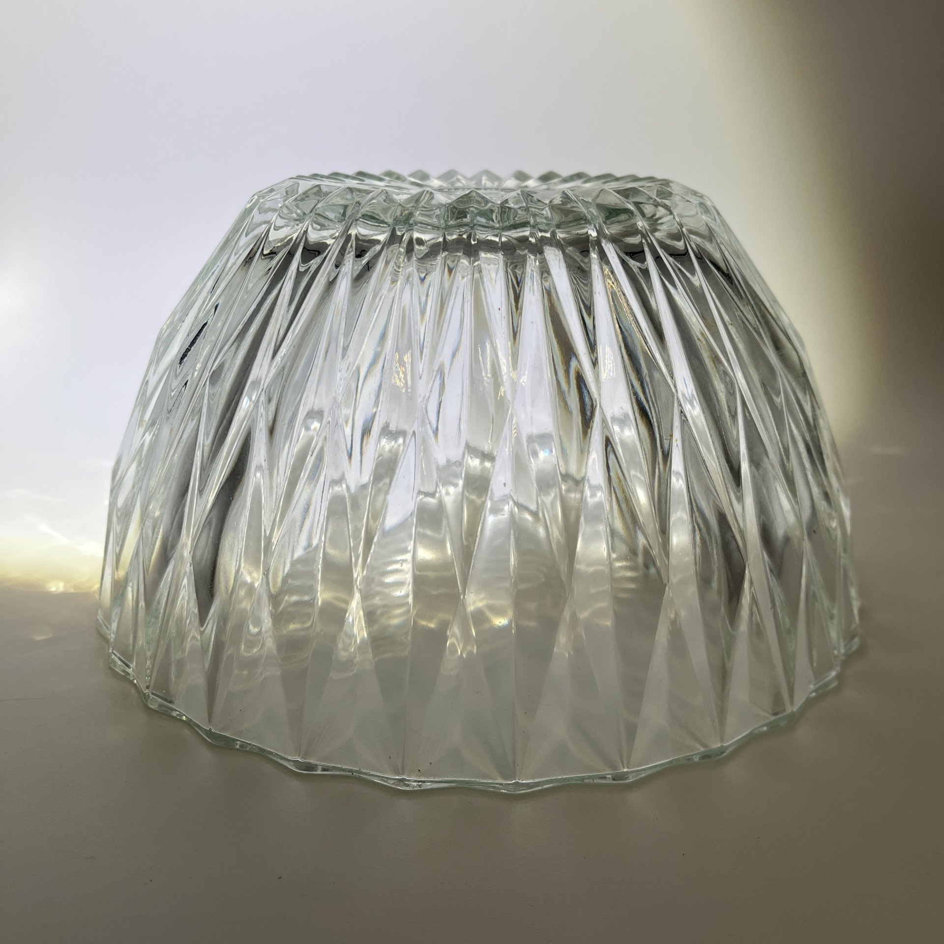 Салатник (фруктовница) с рельефным декором, стекло, СССР, 1970-1990 гг.