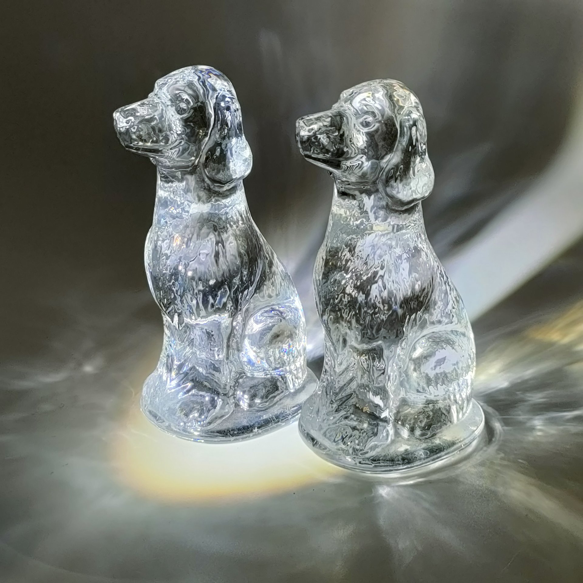 Пара статуэток "Собака", хрусталь, Российская Федерация, 2000-2020 гг.