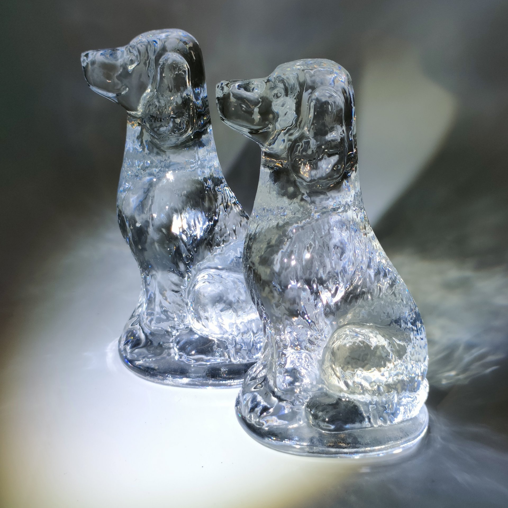 Пара статуэток "Собака", хрусталь, Российская Федерация, 2000-2020 гг.