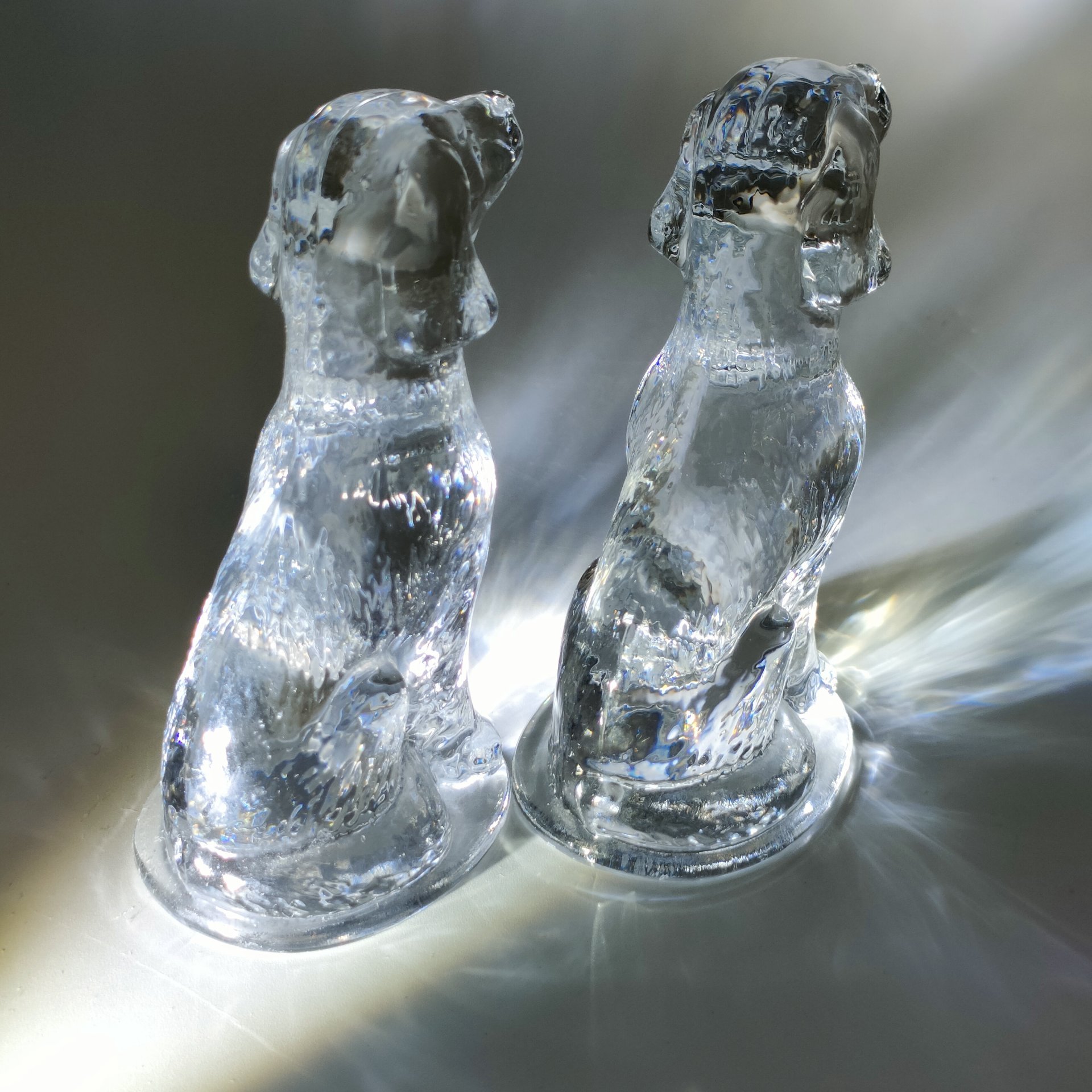 Пара статуэток "Собака", хрусталь, Российская Федерация, 2000-2020 гг.