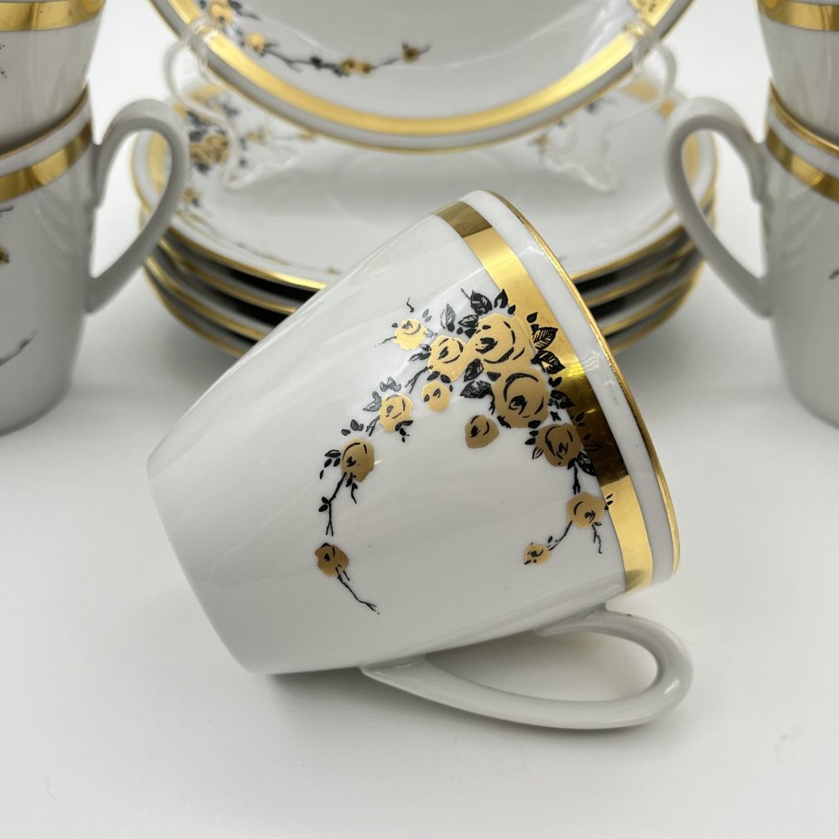 Набор чайно-кофейных пар с цветочным декором на 5 персон, фарфор, деколь, золочение, Graf Von Henneberg Porzellan, 1777 Jlmenau, ГДР, 1949-1970 гг.