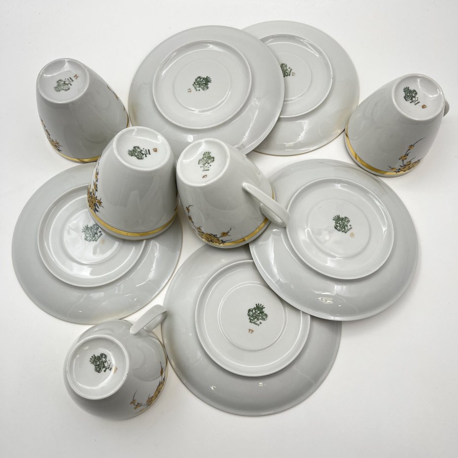 Набор чайно-кофейных пар с цветочным декором на 5 персон, фарфор, деколь, золочение, Graf Von Henneberg Porzellan, 1777 Jlmenau, ГДР, 1949-1970 гг.