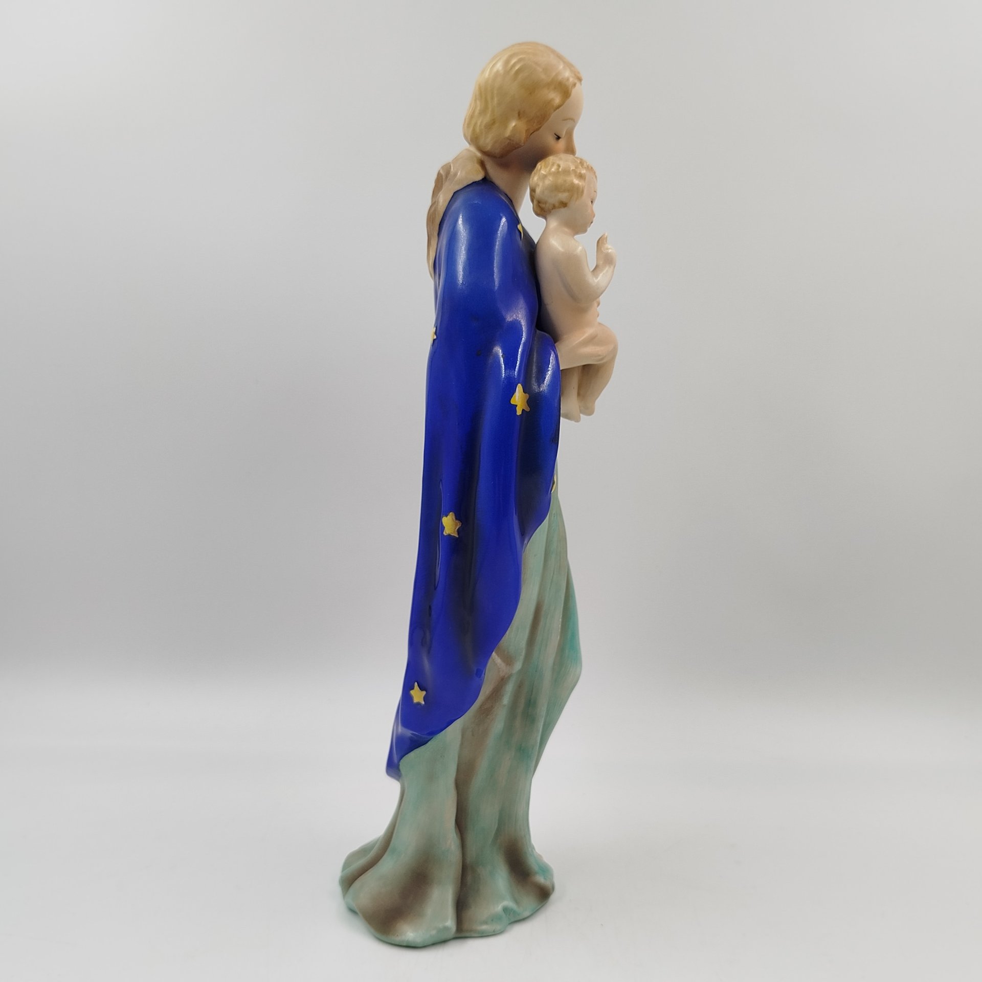 Статуэтка "Богородица с младенцем Иисусом", Goebel