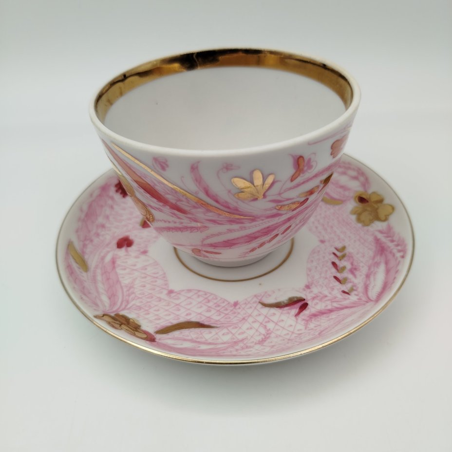 Пара чайная, украшенная декором в виде тюльпанов