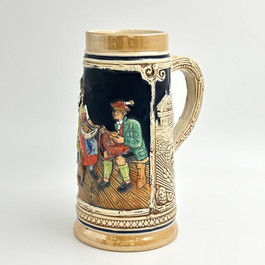 Кружка пивная с изображением сцены торговли, керамика, рельеф, роспись, Marzi & Remy, Marzi & Remy