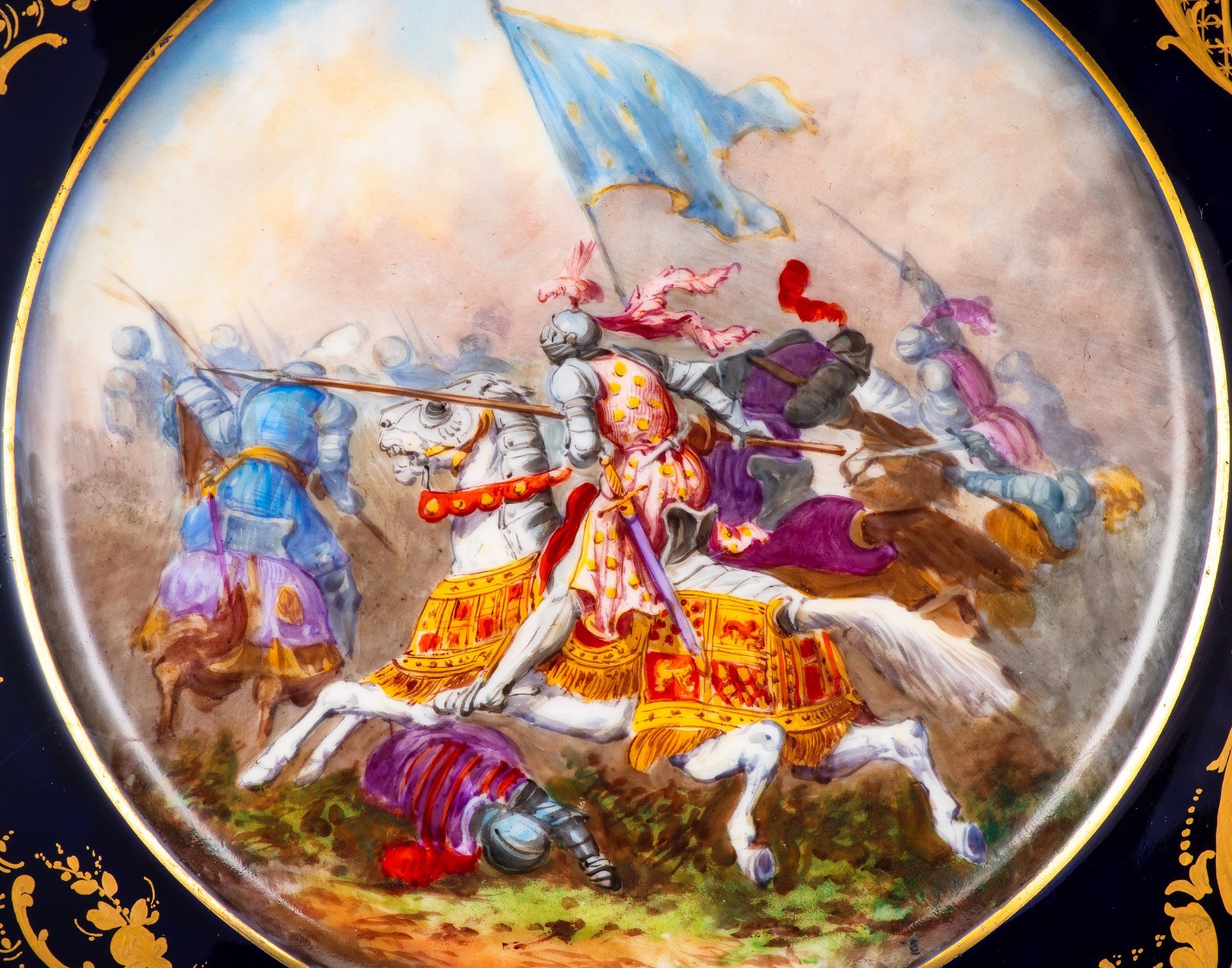 Тарелка декоративная с батальным сюжетом "Битва при Форново" (выполнена для дворца Тюильри "Chateau des Tuileries"), фарфор, крытье кобальтом, золочение, цировка, роспись, Севрская фарфоровая мануфактура (Sevres), Франция, 1844 г.