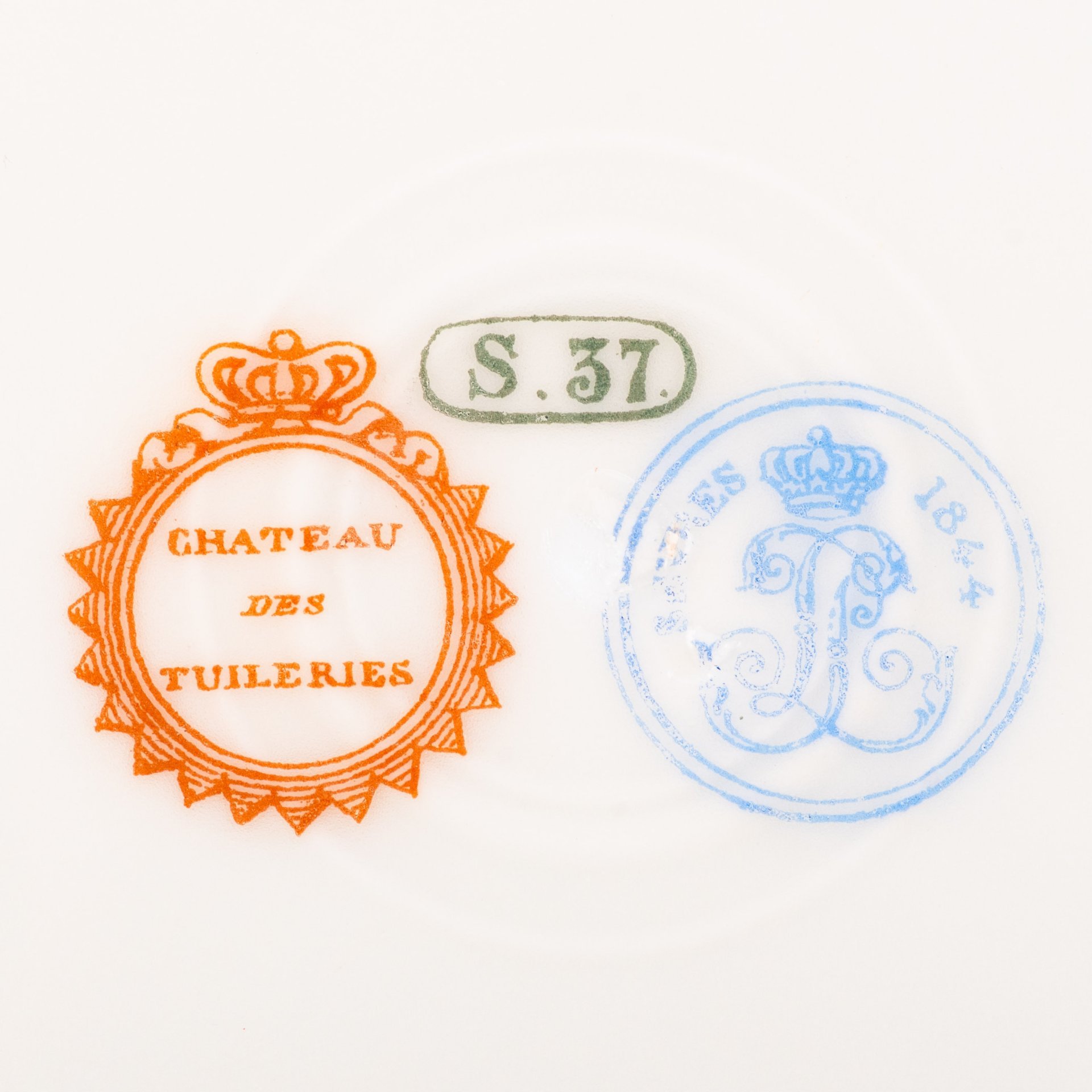 Тарелка декоративная с батальным сюжетом "Битва при Форново" (выполнена для дворца Тюильри "Chateau des Tuileries"), фарфор, крытье кобальтом, золочение, цировка, роспись, Севрская фарфоровая мануфактура (Sevres), Франция, 1844 г.