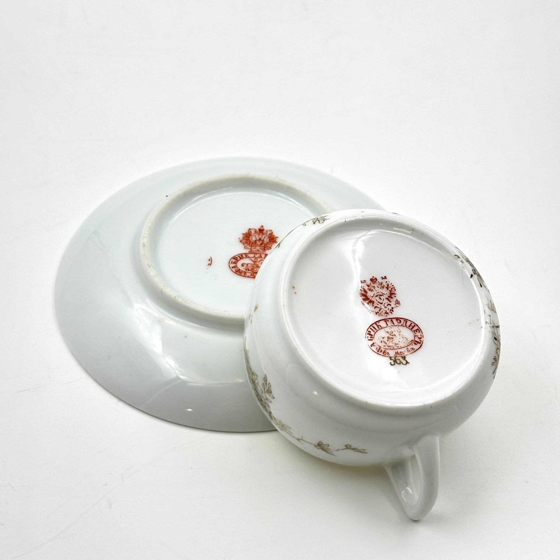 Пара кофейная с нежным цветочным декором, фарфор, деколь, подрисовка, Фарфоровая фабрика Гарднера, Российская империя, 1870-1910 гг.