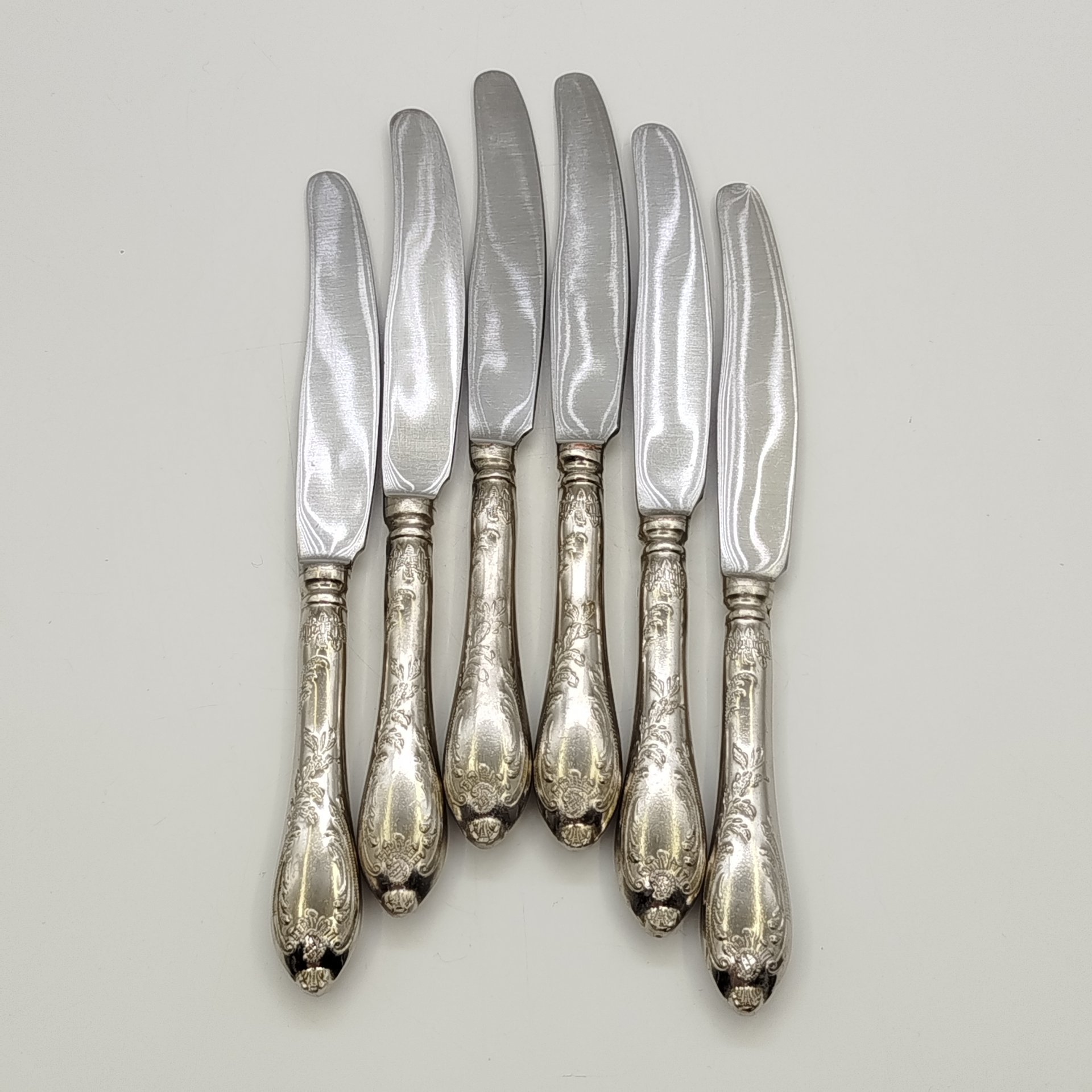 Набор из 6-ти ножей с растительным декором