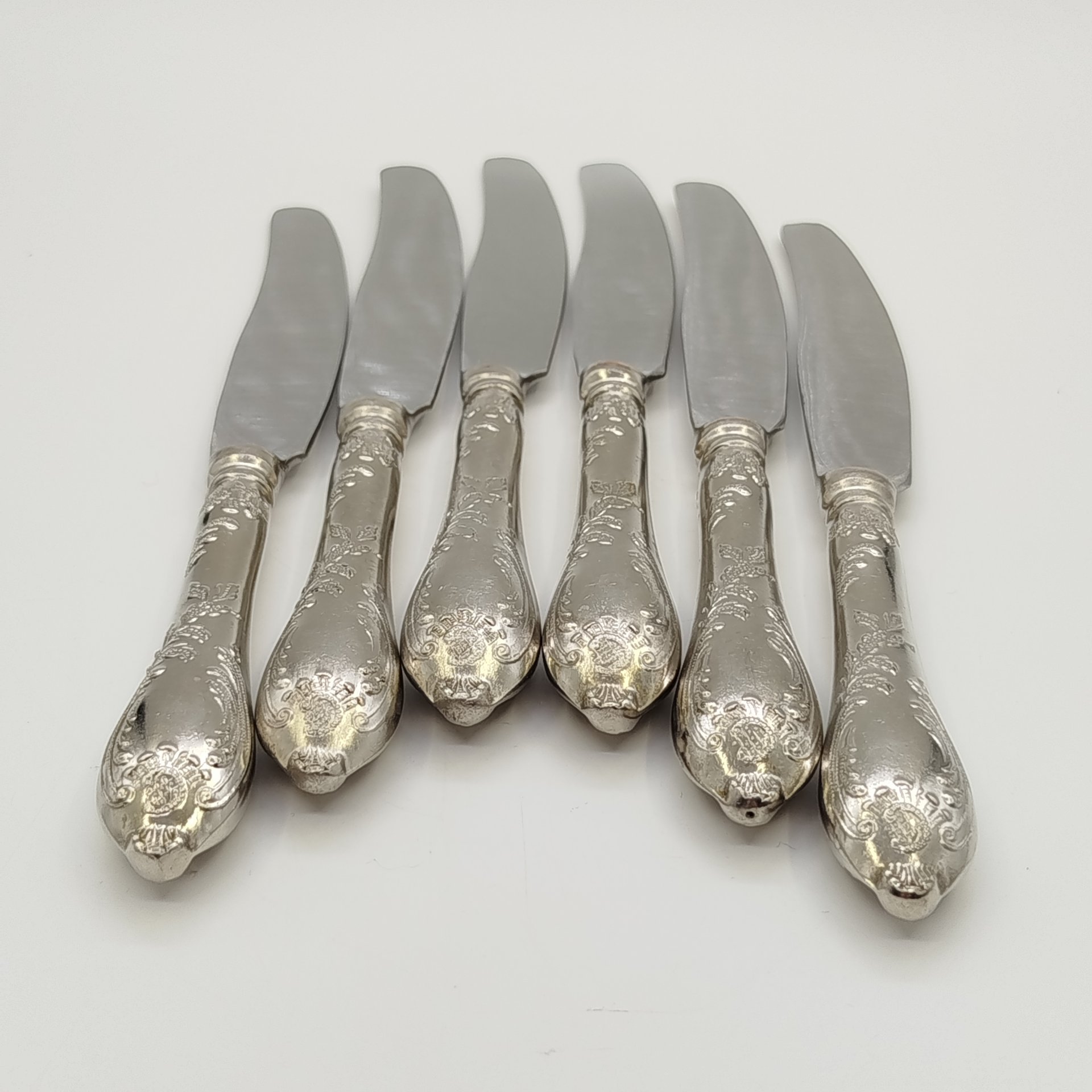 Набор из 6-ти ножей с растительным декором