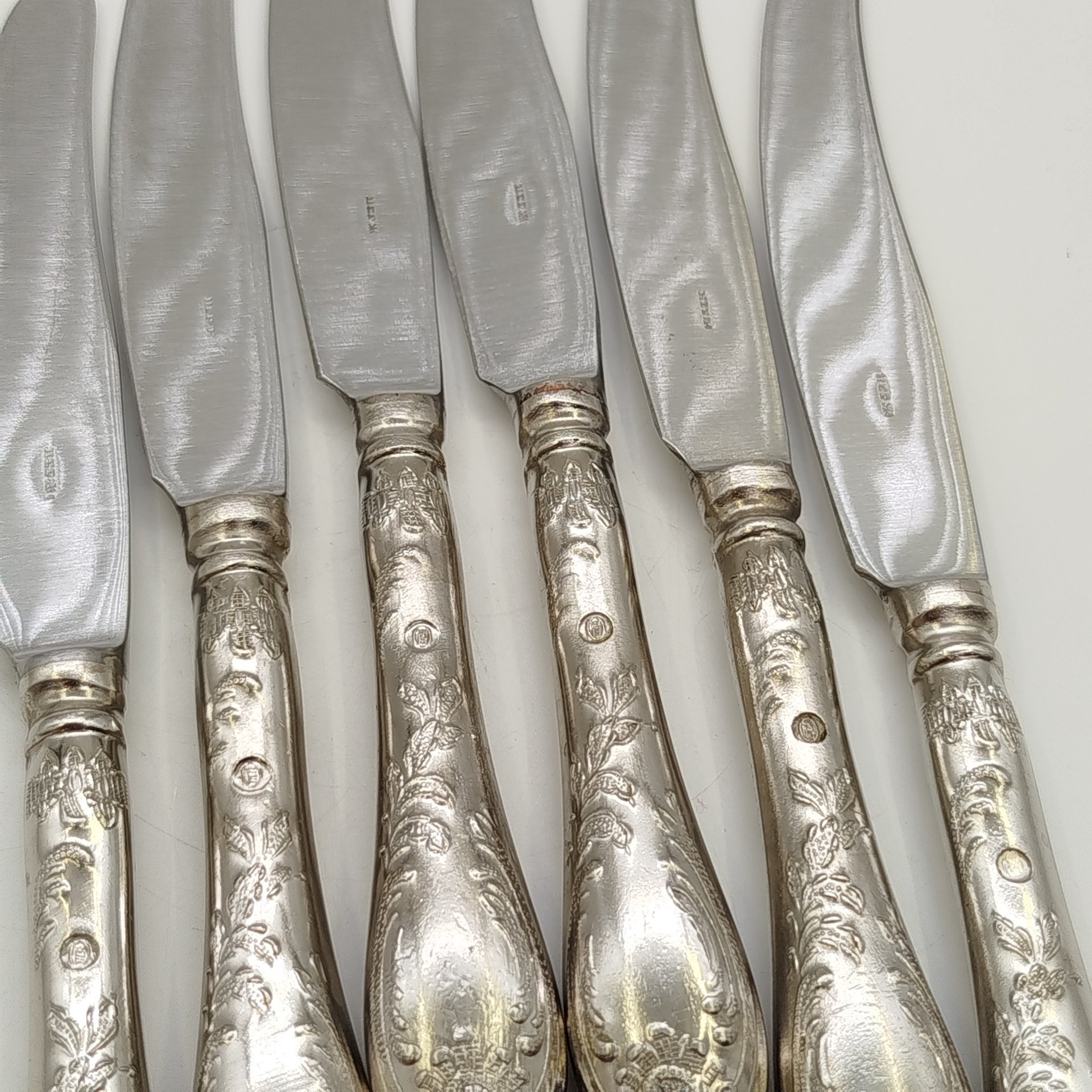 Набор из 6-ти ножей с растительным декором