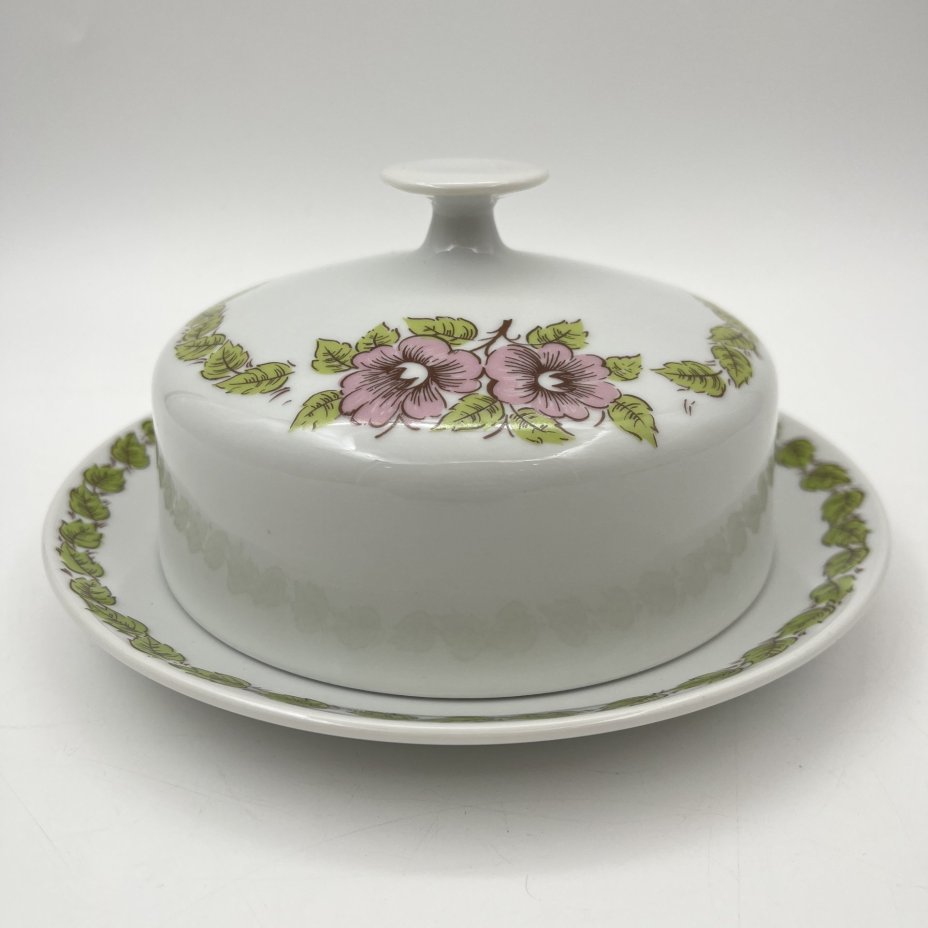 Маслёнка с цветочным декором в розово-зеленой гамме, фарфор, печать, Epiag Royal Czechoslovakia, Чехословакия, 1970-1990 гг.