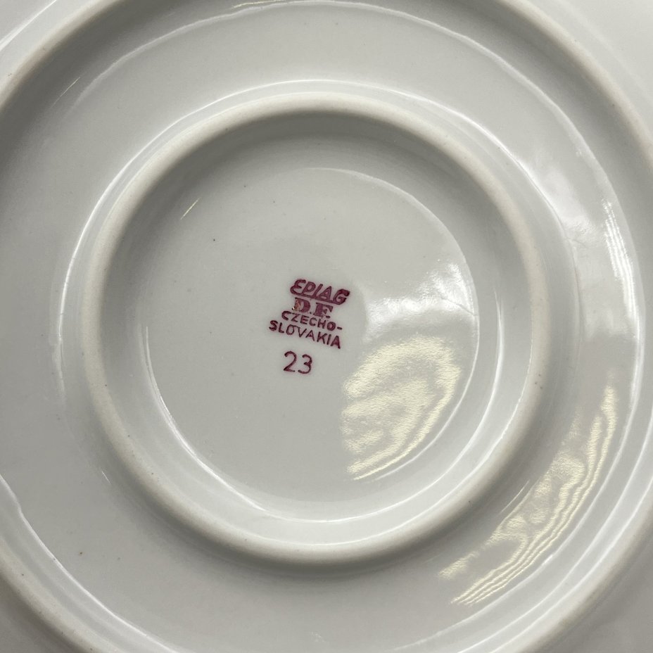 Маслёнка с цветочным декором в розово-зеленой гамме, фарфор, печать, Epiag Royal Czechoslovakia, Чехословакия, 1970-1990 гг.