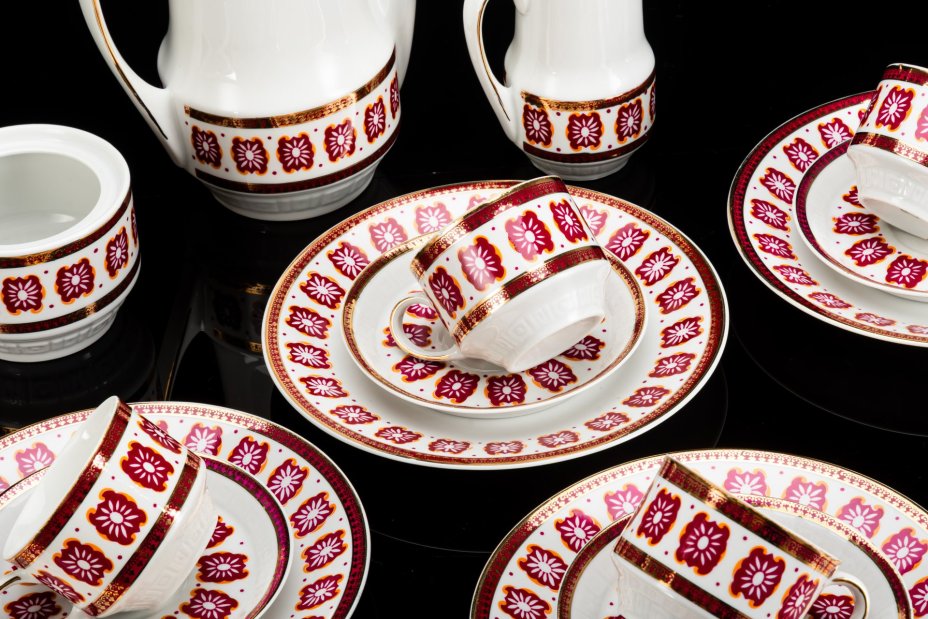 Сервиз кофейный с цветочным декором на 4 персоны (15 предметов), фарфор, деколь, золочение, Cmielow, Польша, 1950-1970 гг.