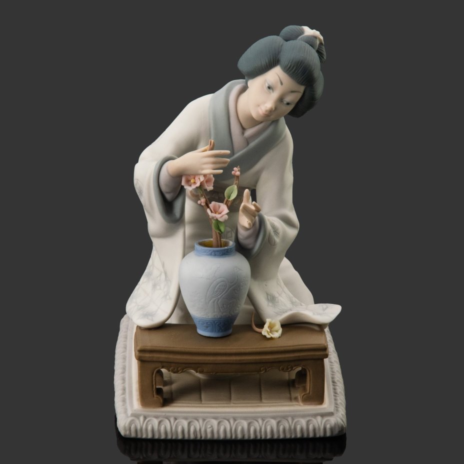 Статуэтка "Японка с сакурой", скульптор Vincente Martinez, фарфор, роспись, Lladro, Испания, 1973-1997 гг.