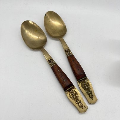 Набор из 2 ложек с изображением Будды на ручках, латунь, дерево, Таиланд, 2000-2015 гг.