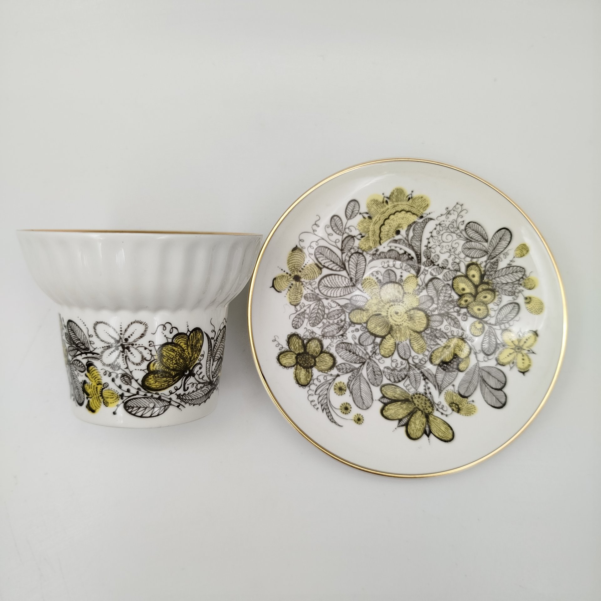 Пара чайная "Русское кружево", автор формы "Волна" Криммер Э.М., автор рисунка Беспалова-Михалева Т.Н.