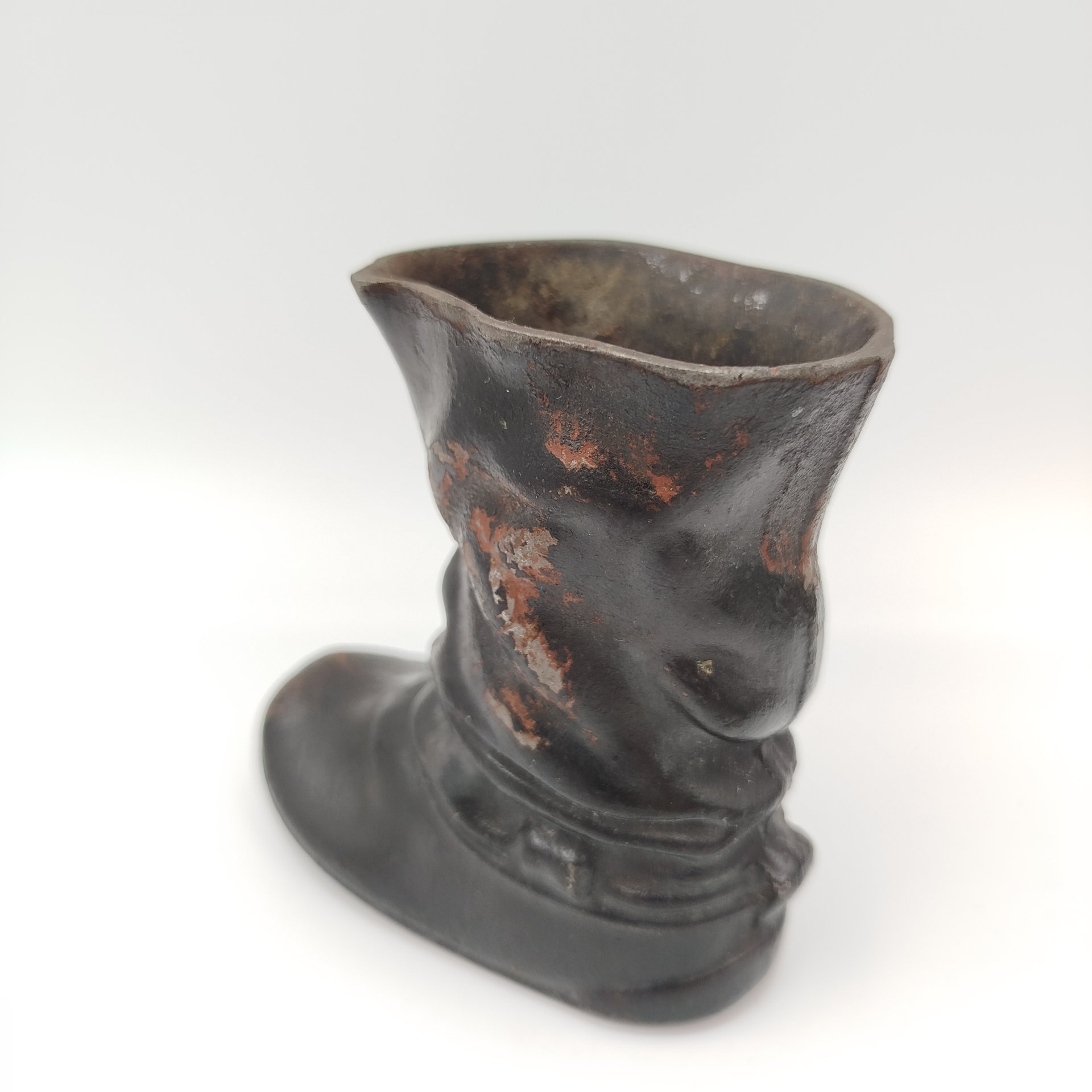 Карандашница/пепельница "Сапожок" ("Бродень"), чугун, крашение, СССР, 1920-1940 гг.