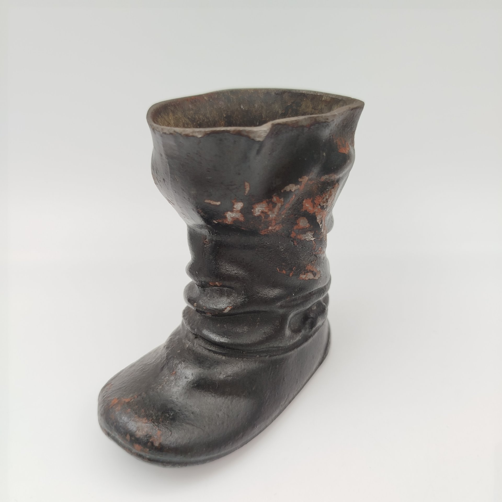 Карандашница/пепельница "Сапожок" ("Бродень"), чугун, крашение, СССР, 1920-1940 гг.