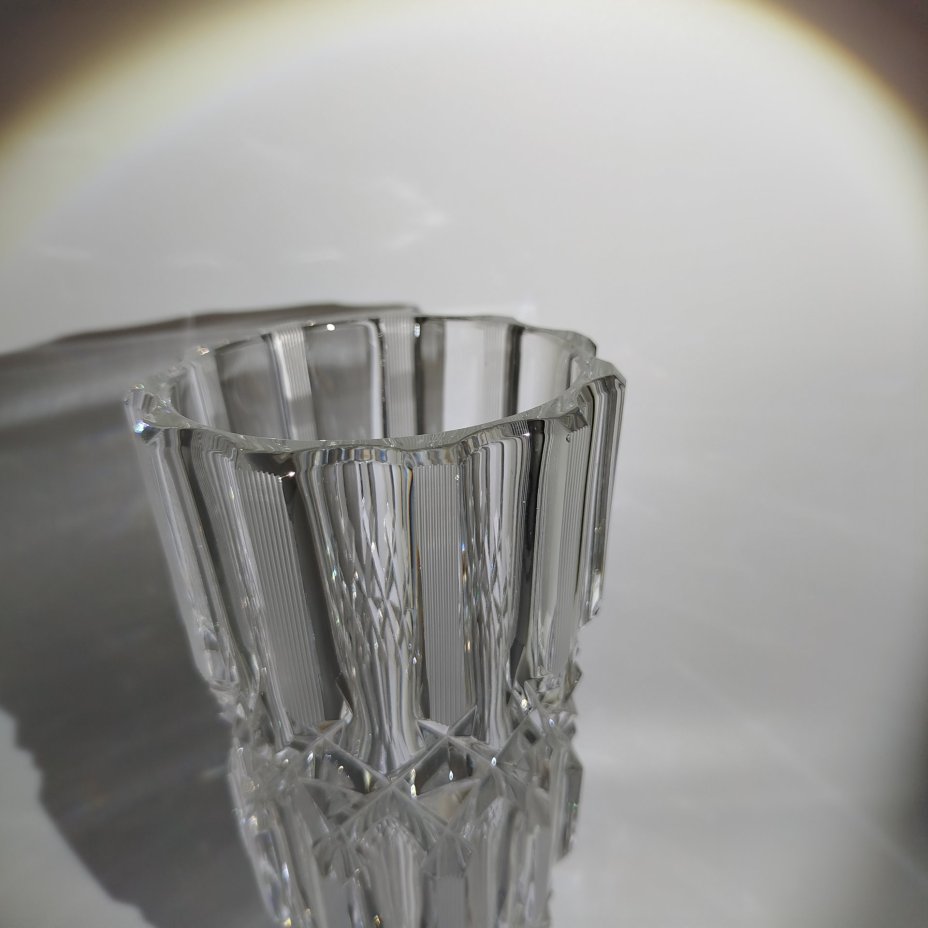 Ваза для цветов "Эхо", автор А.М. Остроумов, хрусталь, алмазная грань, Ленинградский завод художественного стекла (ЛЗХС), СССР, 1970-1980 гг.