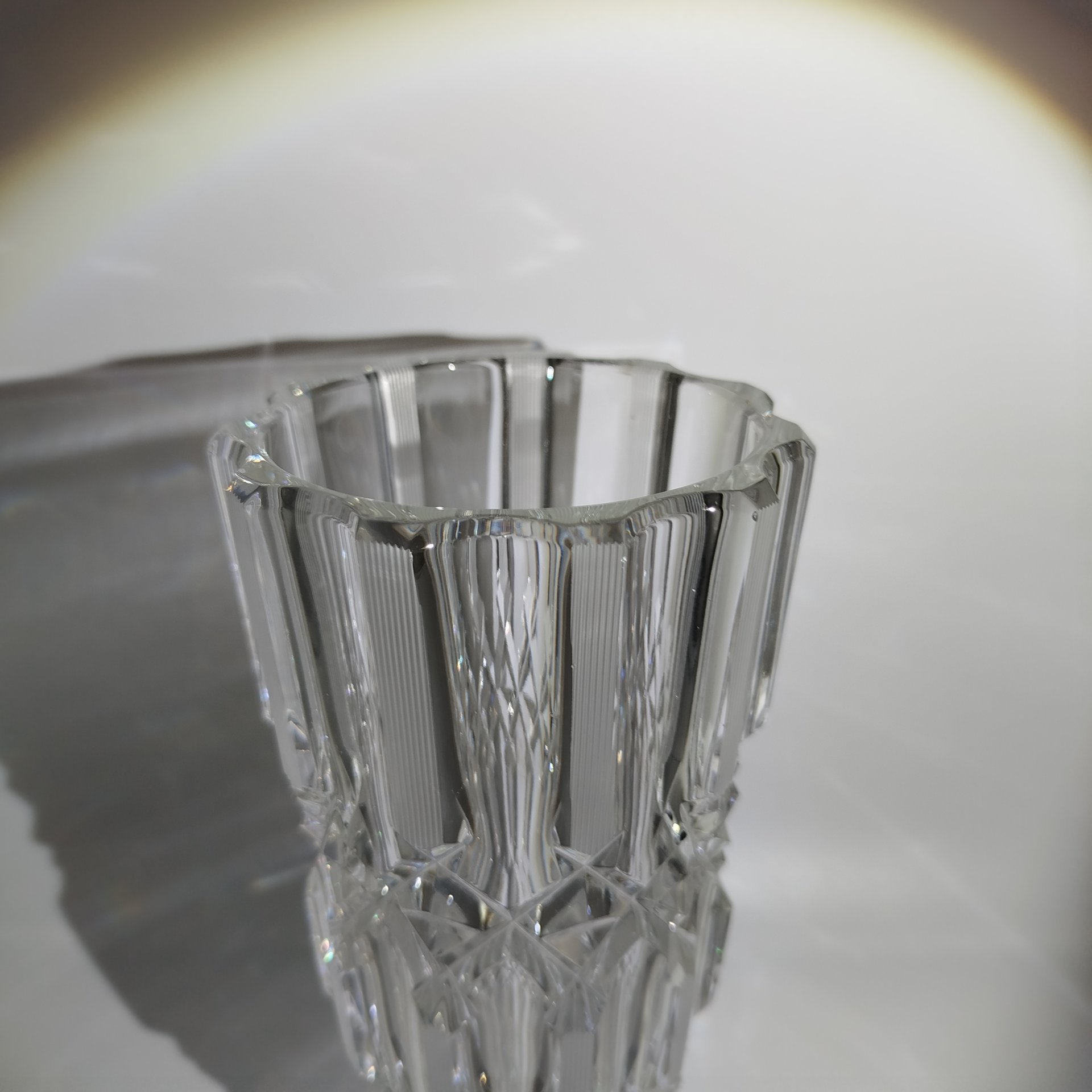 Ваза для цветов "Эхо", автор А.М. Остроумов, хрусталь, алмазная грань, Ленинградский завод художественного стекла (ЛЗХС), СССР, 1970-1980 гг.