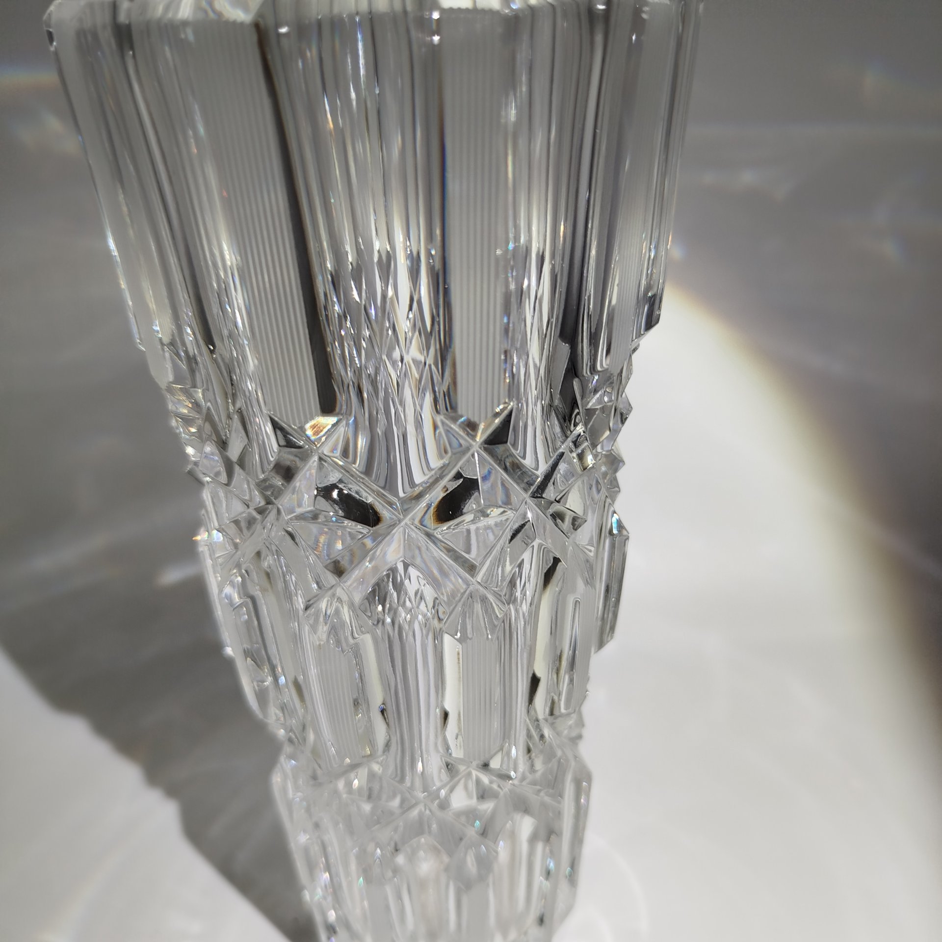 Ваза для цветов "Эхо", автор А.М. Остроумов, хрусталь, алмазная грань, Ленинградский завод художественного стекла (ЛЗХС), СССР, 1970-1980 гг.