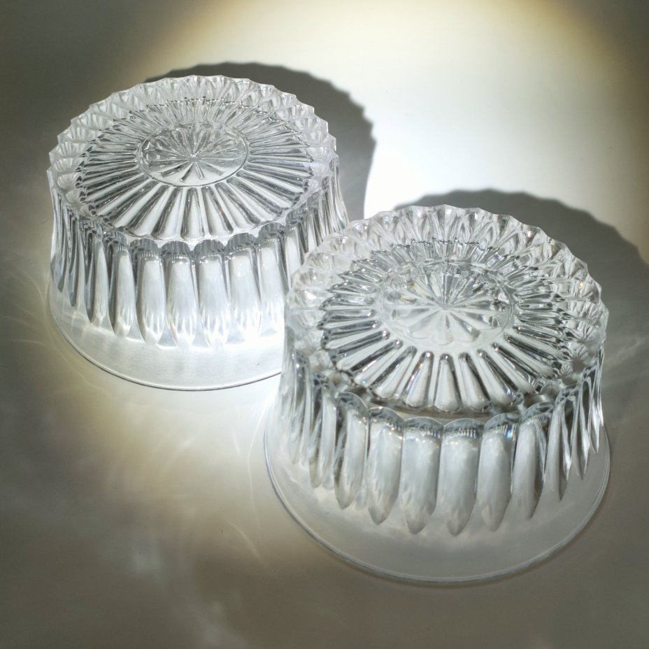 Набор из 2-х ваз (салатников) круглой формы с рельефным декором, Стекольный завод им. Володарского