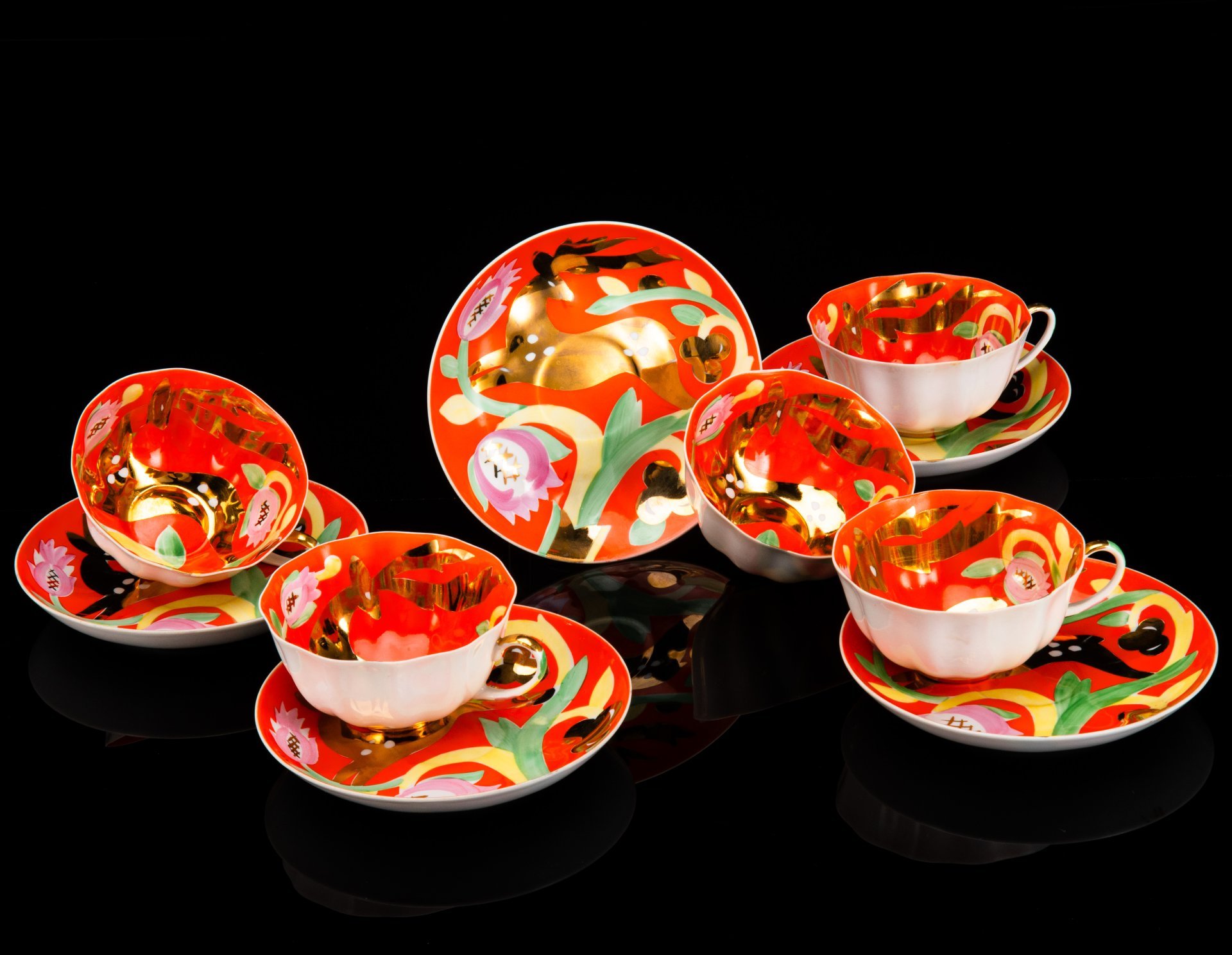 Набор чайных пар "Золотой олень" на 5 персон, автор росписи П.В. Леонов