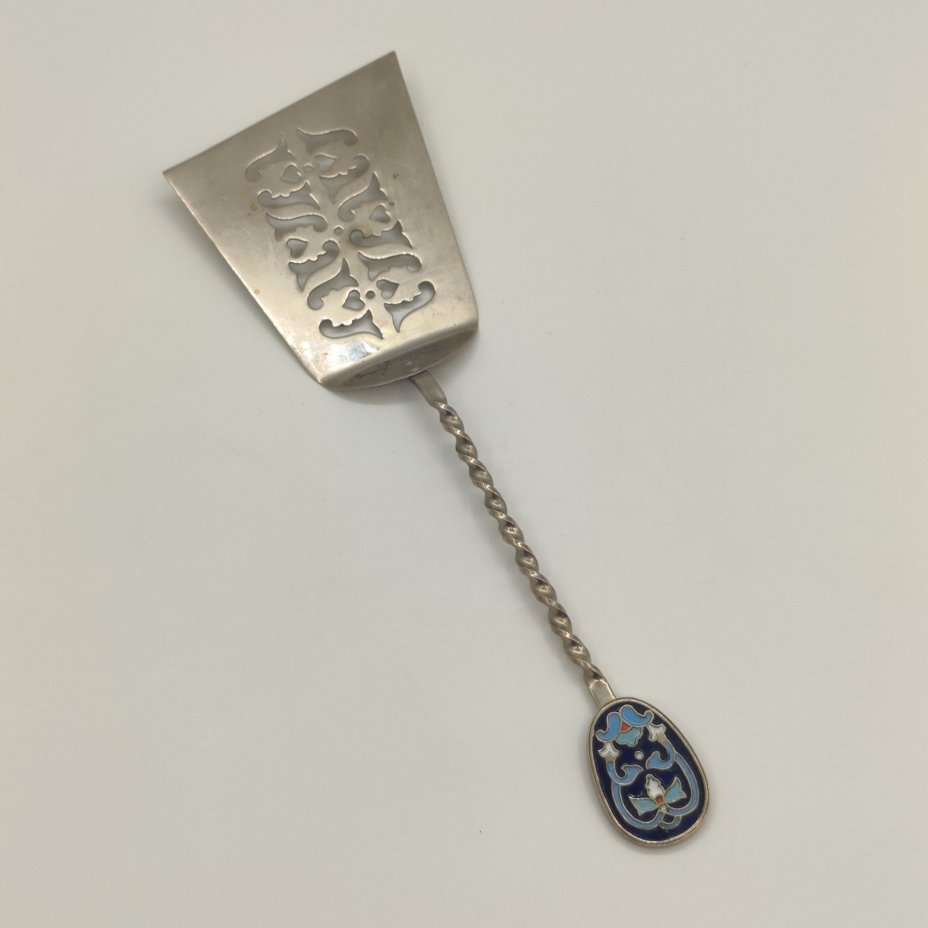 Лопатка сервировочная с прорезным декором, сталь, эмаль, СССР, 1970-1990 гг.