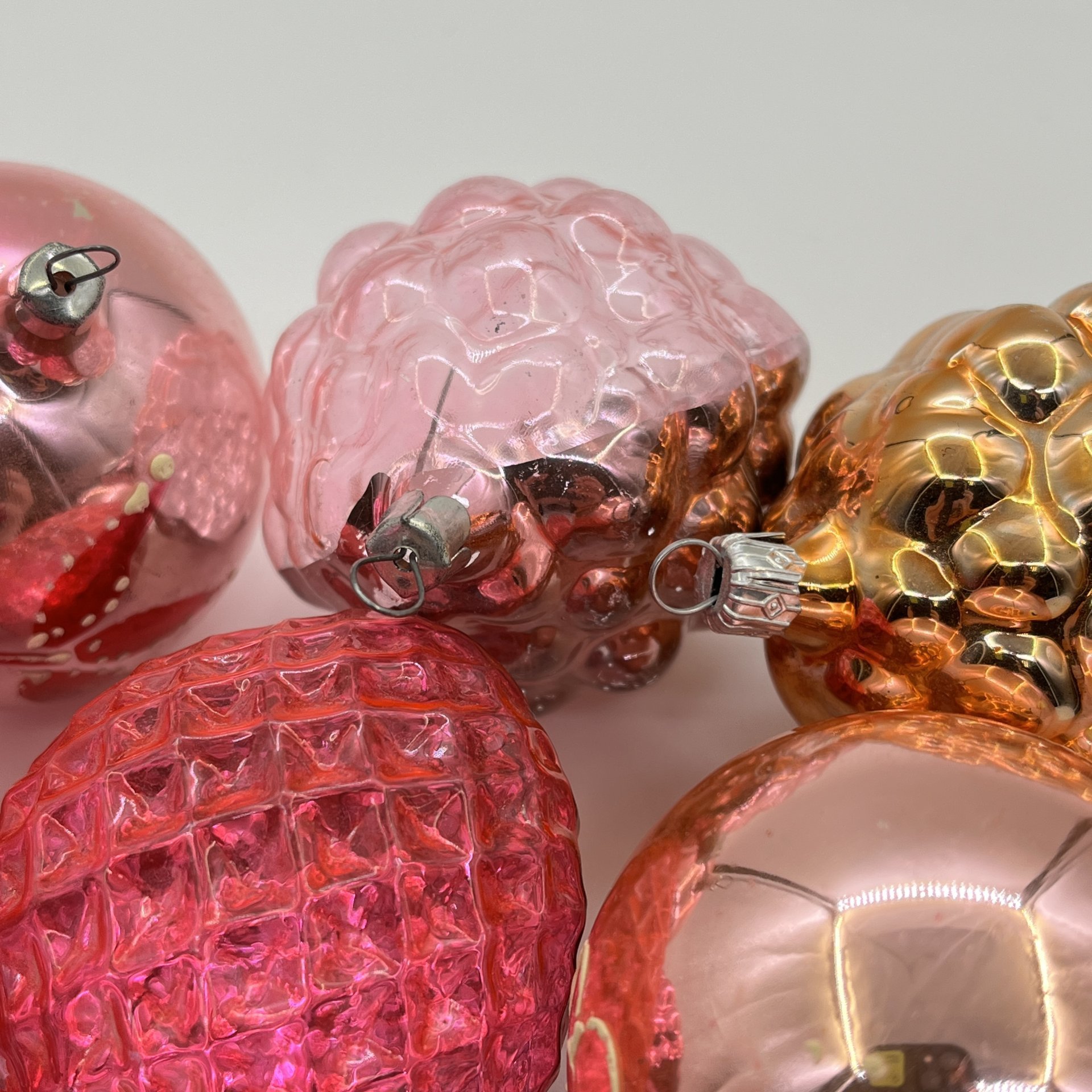 Набор ёлочных игрушек различных форм и расцветок (6 шт.), стекло, краска, металл, СССР, 1970-1990 гг.