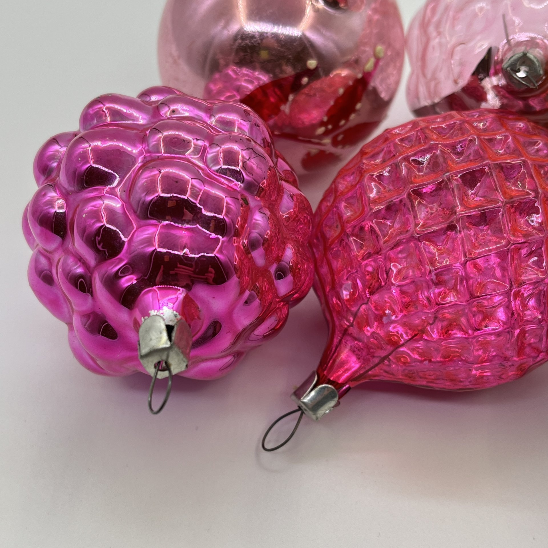 Набор ёлочных игрушек различных форм и расцветок (6 шт.), стекло, краска, металл, СССР, 1970-1990 гг.