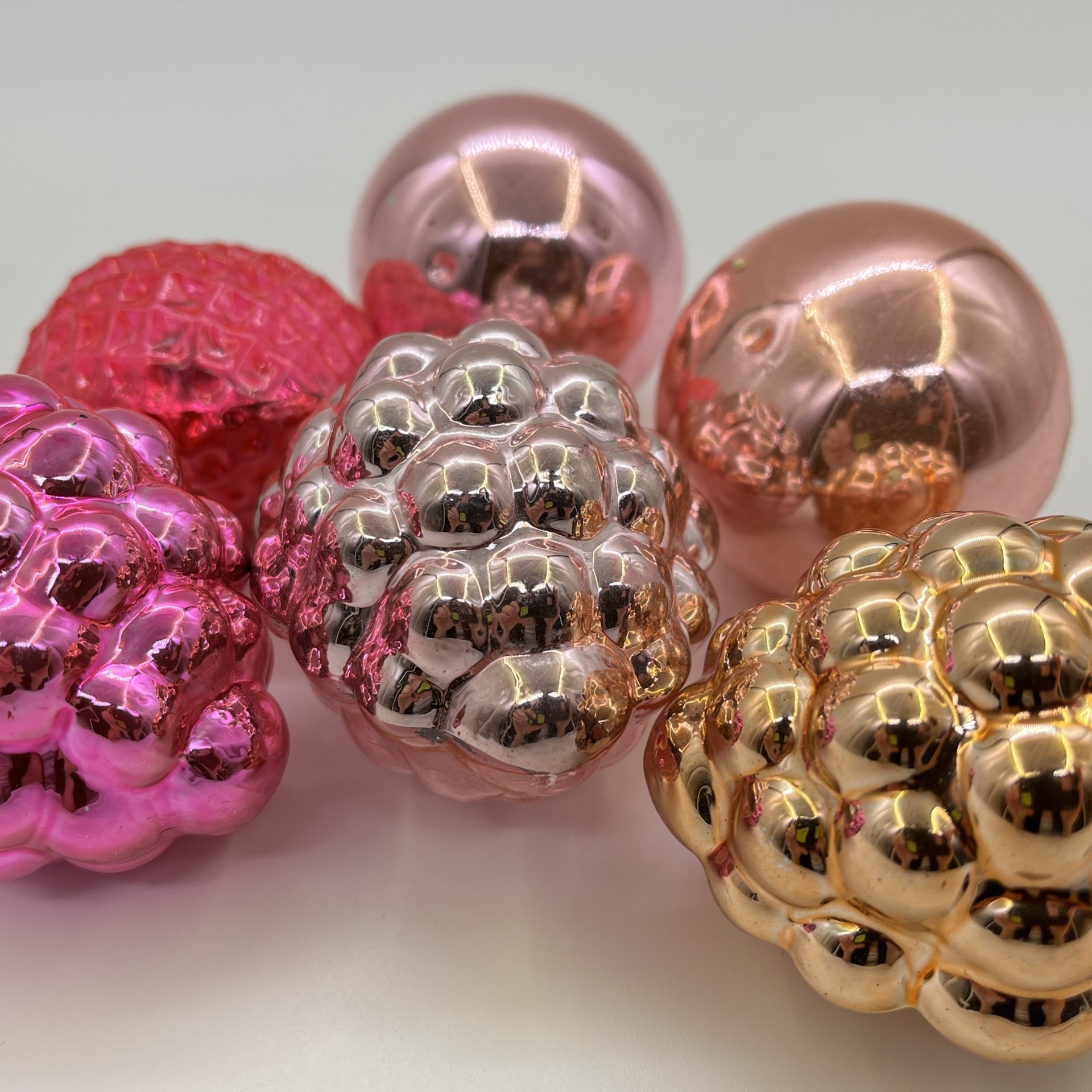 Набор ёлочных игрушек различных форм и расцветок (6 шт.), стекло, краска, металл, СССР, 1970-1990 гг.