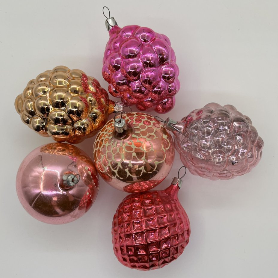 Набор ёлочных игрушек различных форм и расцветок (6 шт.)