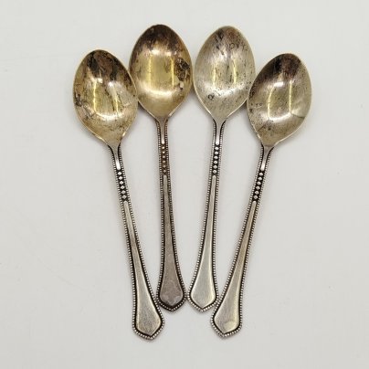 Набор из 4-х кофейных ложек, украшенных геометрическим декором