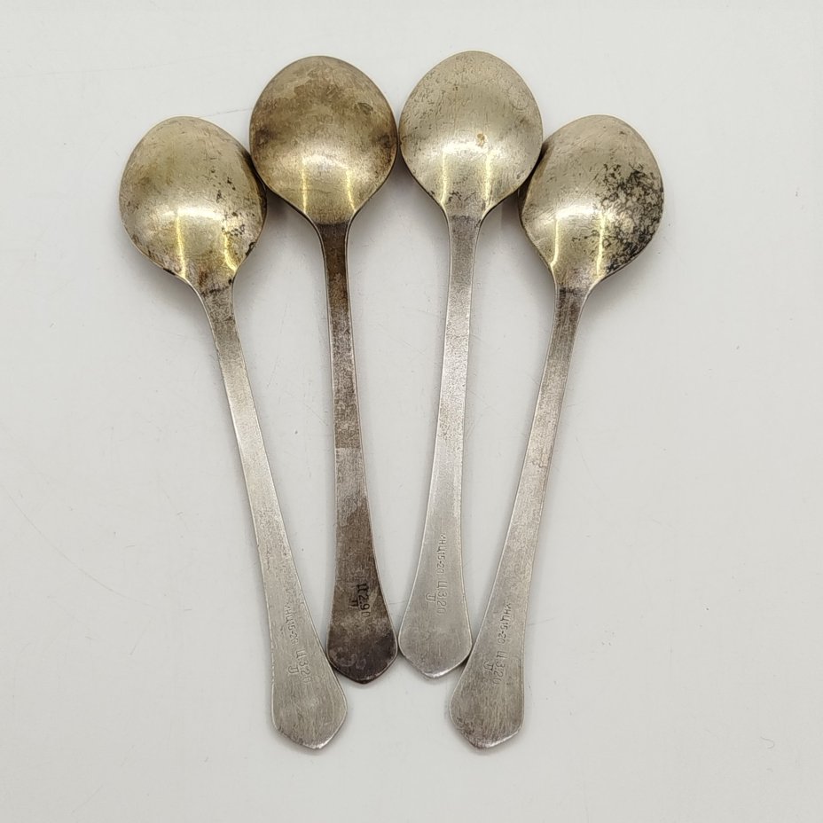 Набор из 4-х кофейных ложек, украшенных геометрическим декором