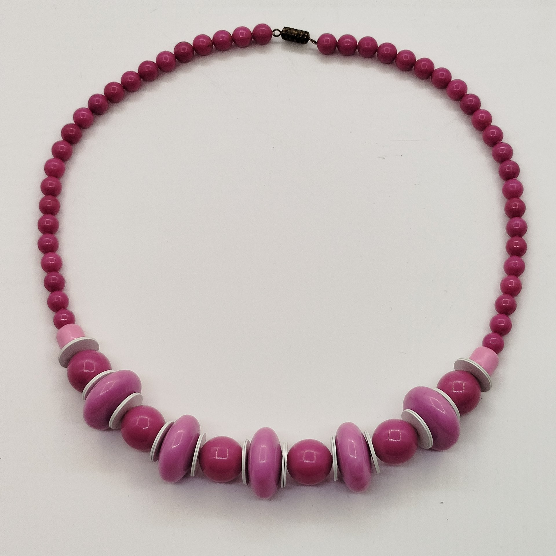 Бусы с бусинами разного размера, пластик, металл, СССР, 1980-1990 гг.